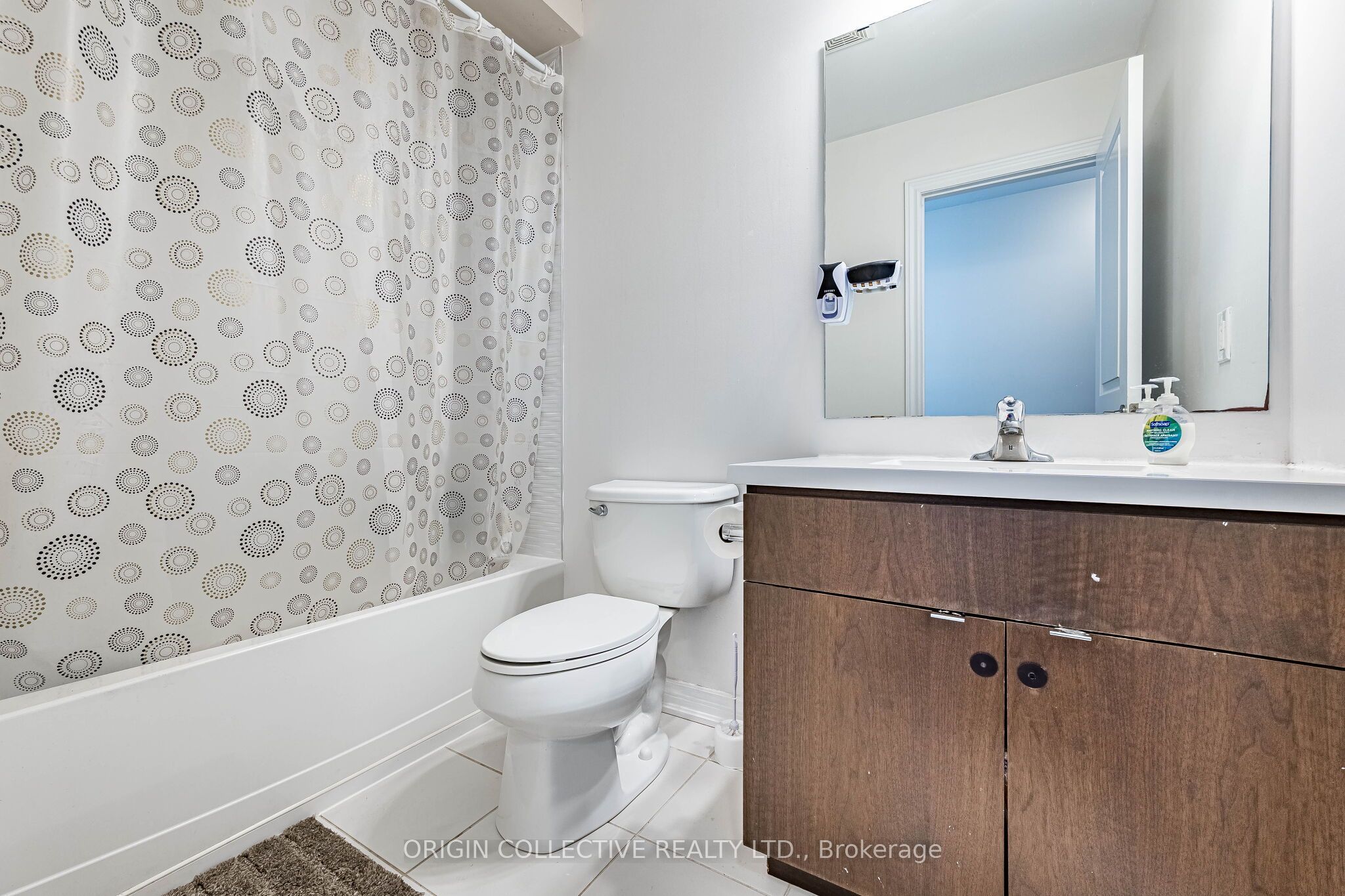 136 Westbank Trail E Property Photo 42