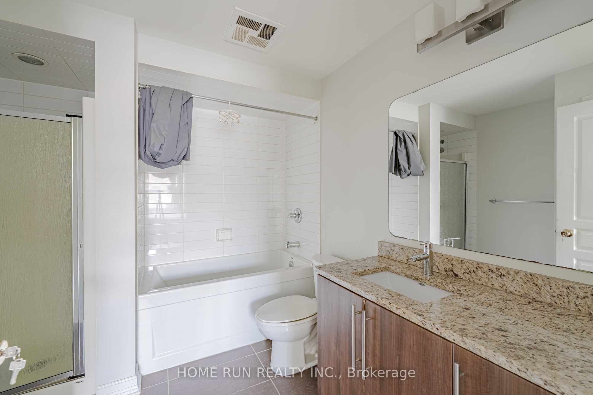 238 Besserer Street 1407 Property Photo 37
