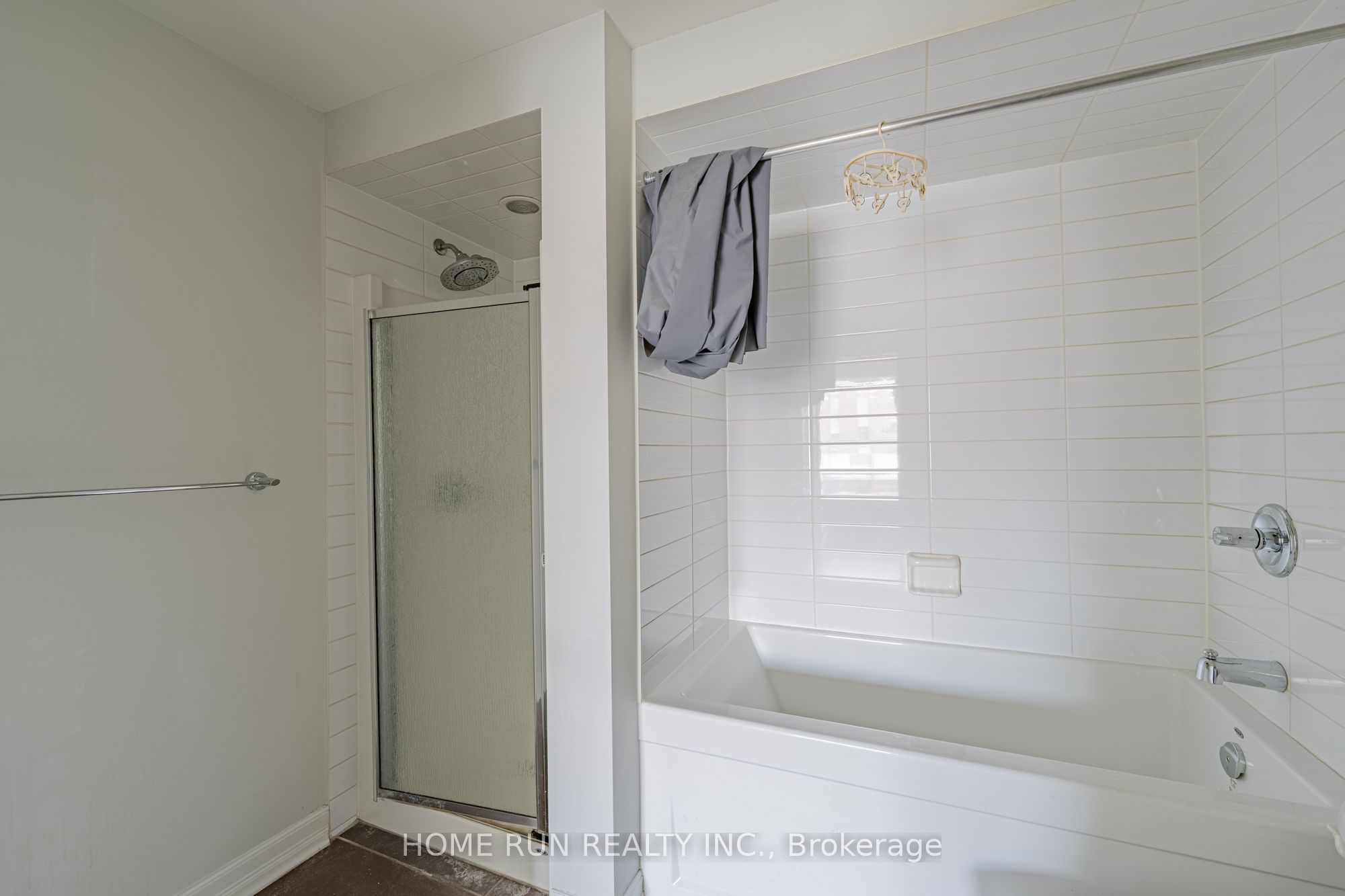 238 Besserer Street 1407 Property Photo 38