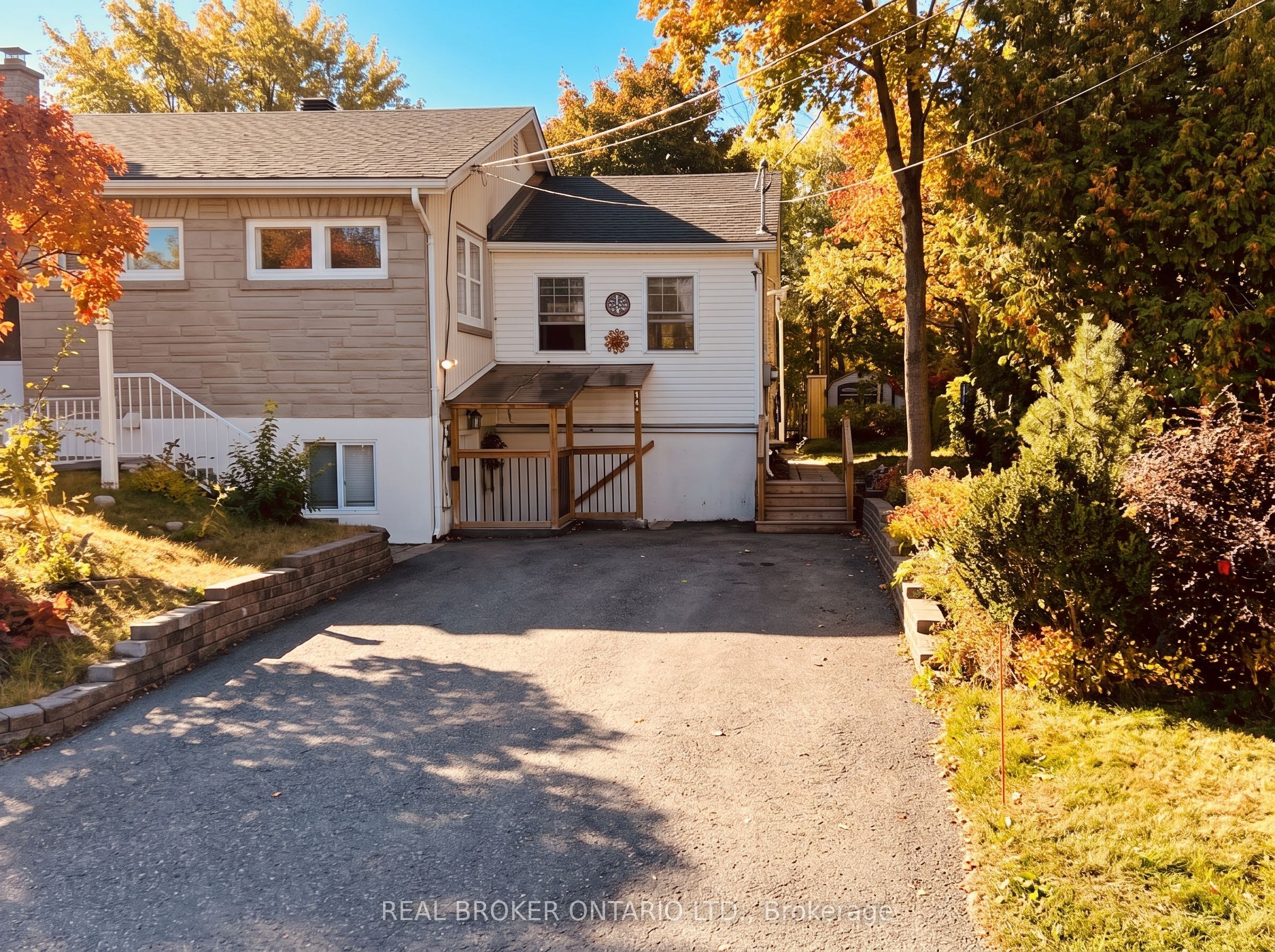 924 Watson Street B Property Photo 1