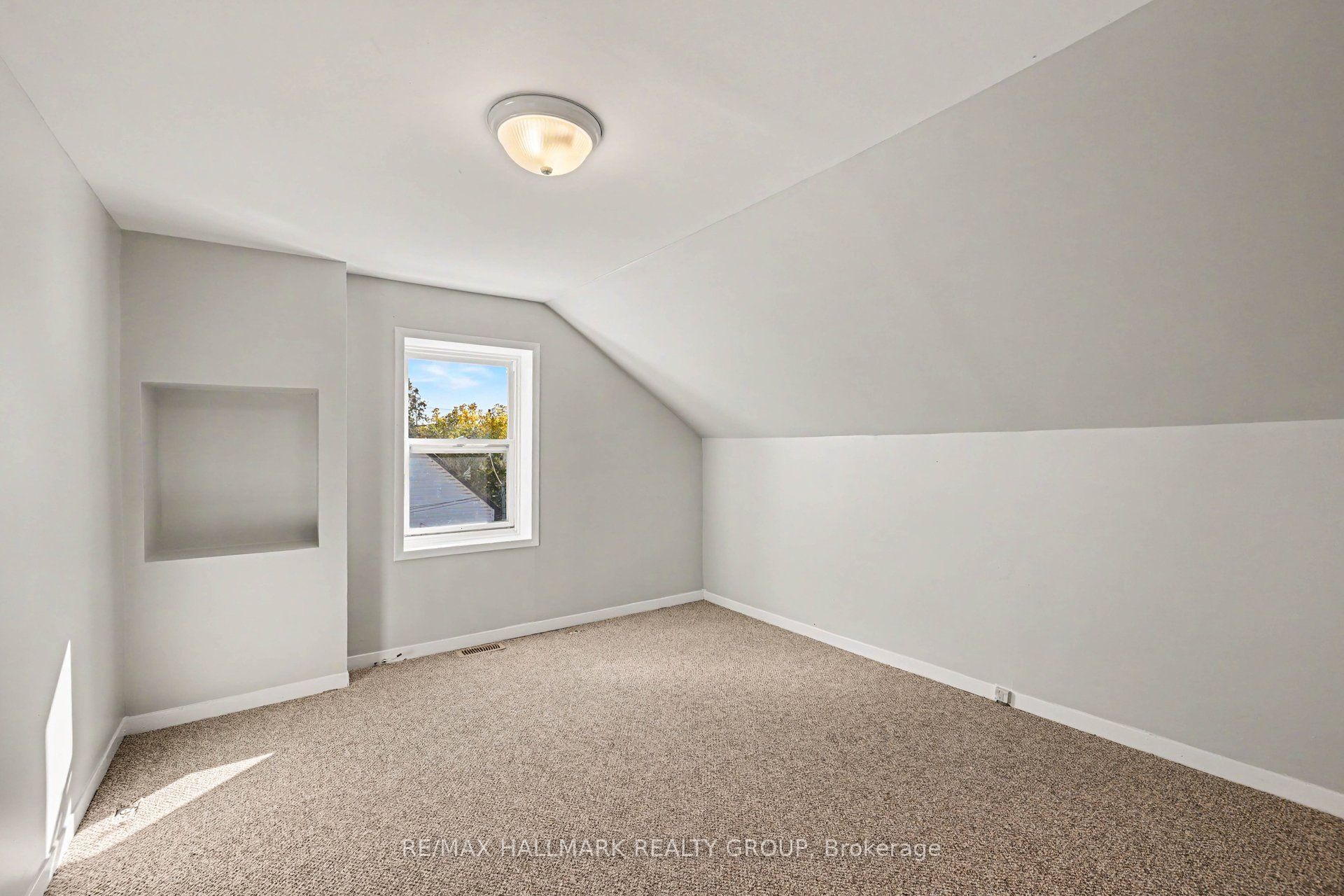 216 Bell Street 1 Property Photo 5