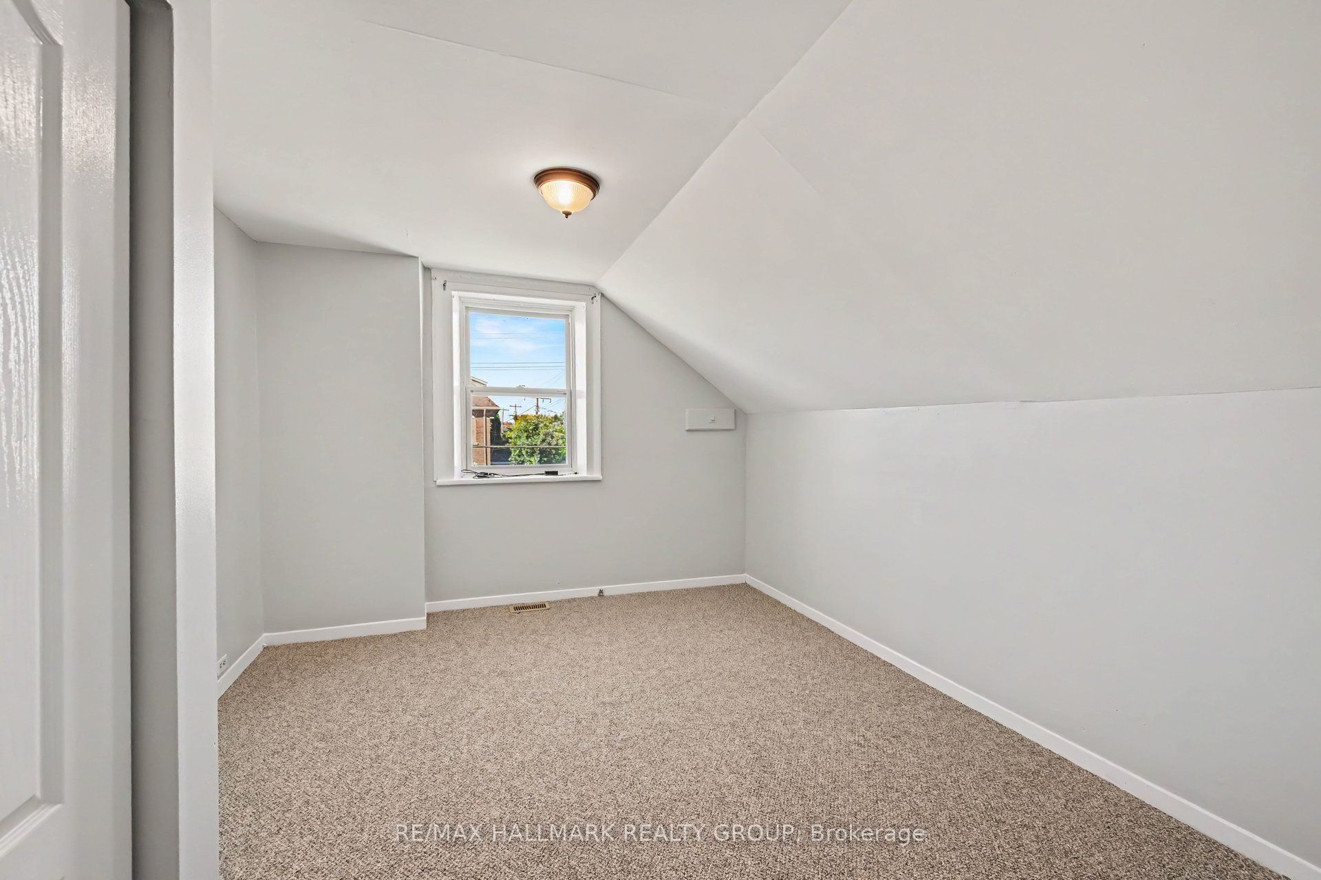216 Bell Street 1 Property Photo 7