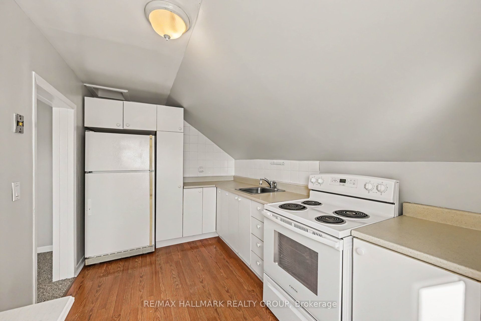 216 Bell Street 1 Property Photo 11