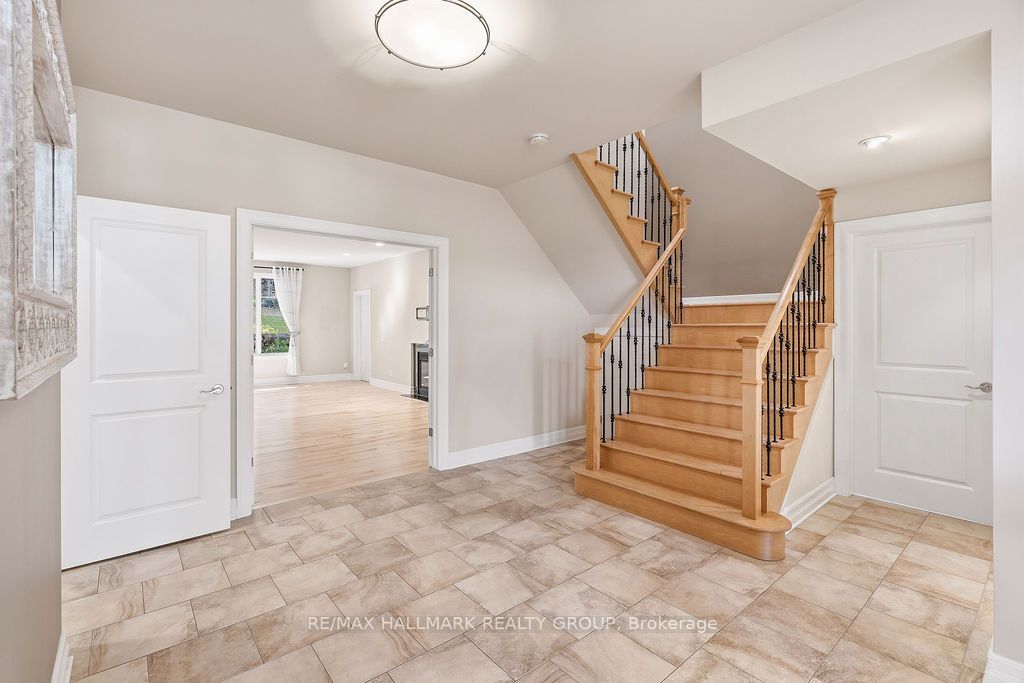 5 Oriole Drive Property Photo 4