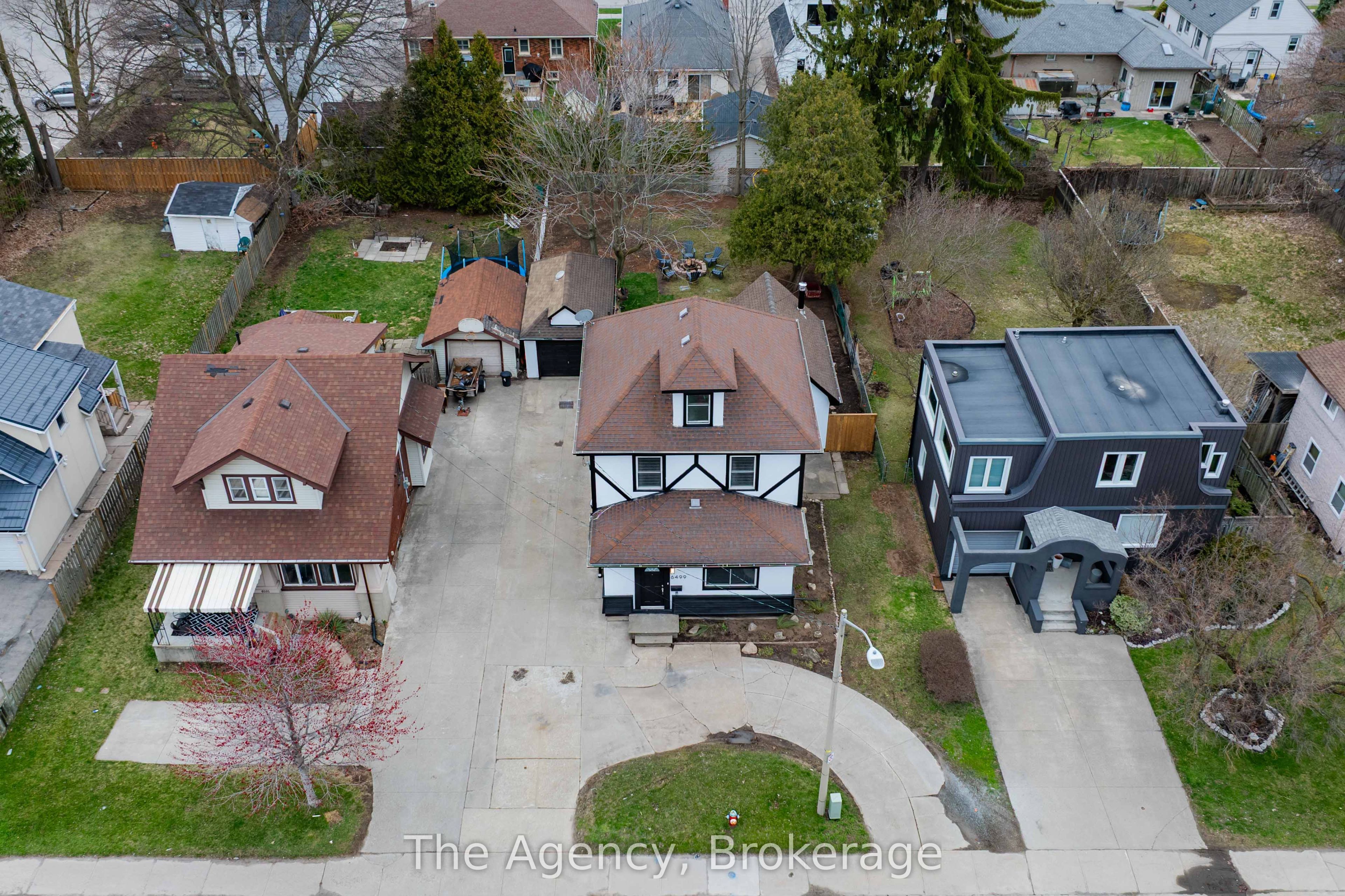 6499 Thorold Stone Road Property Photo 2