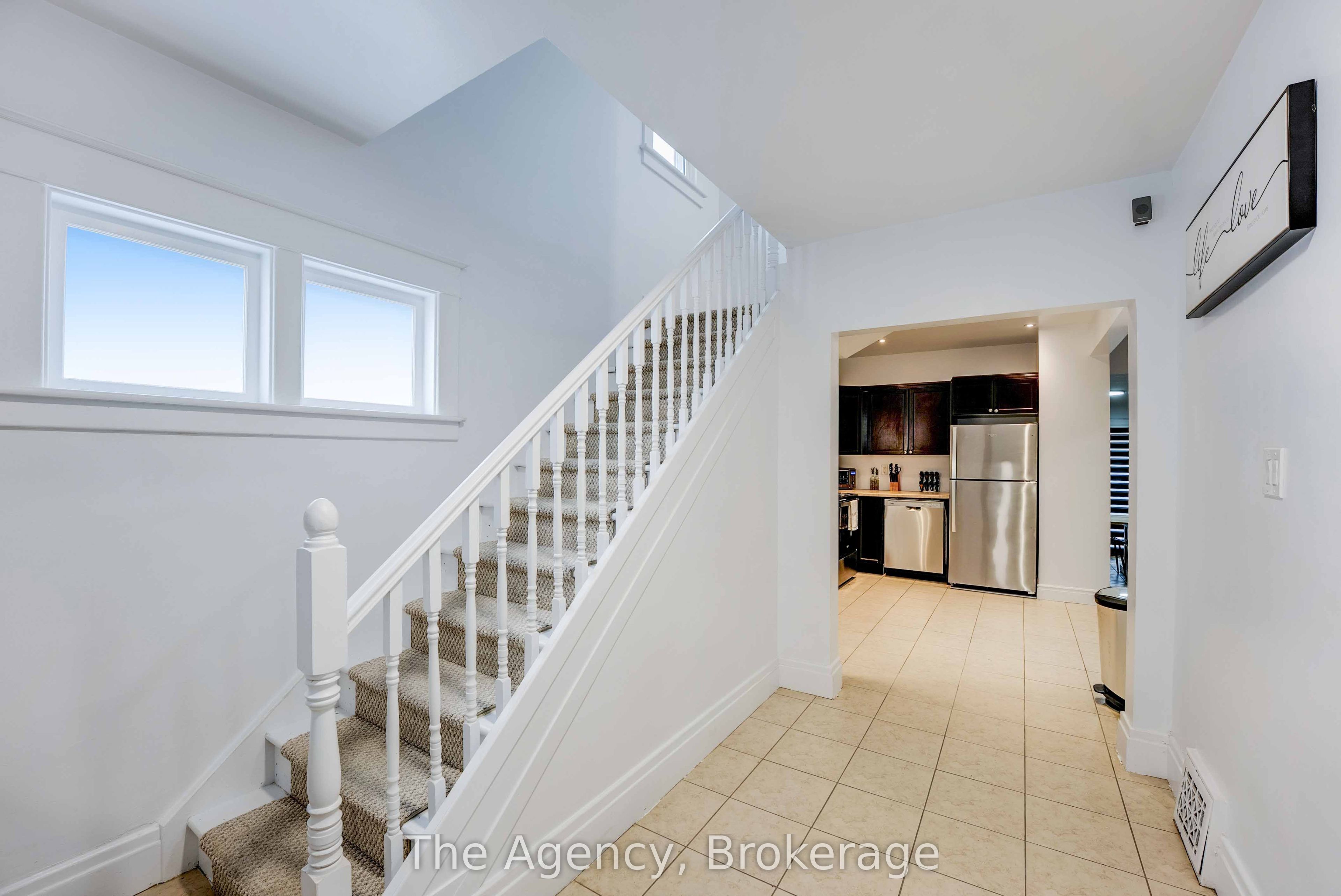 6499 Thorold Stone Road Property Photo 6