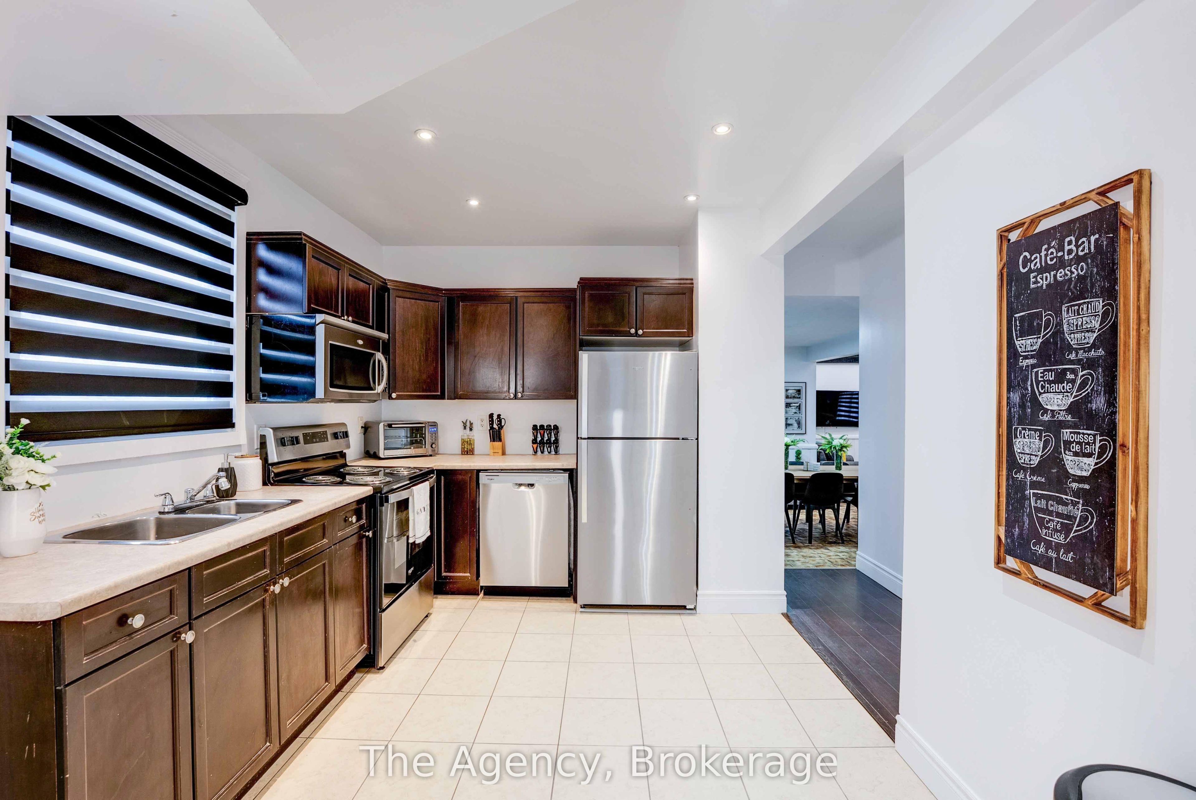 6499 Thorold Stone Road Property Photo 7