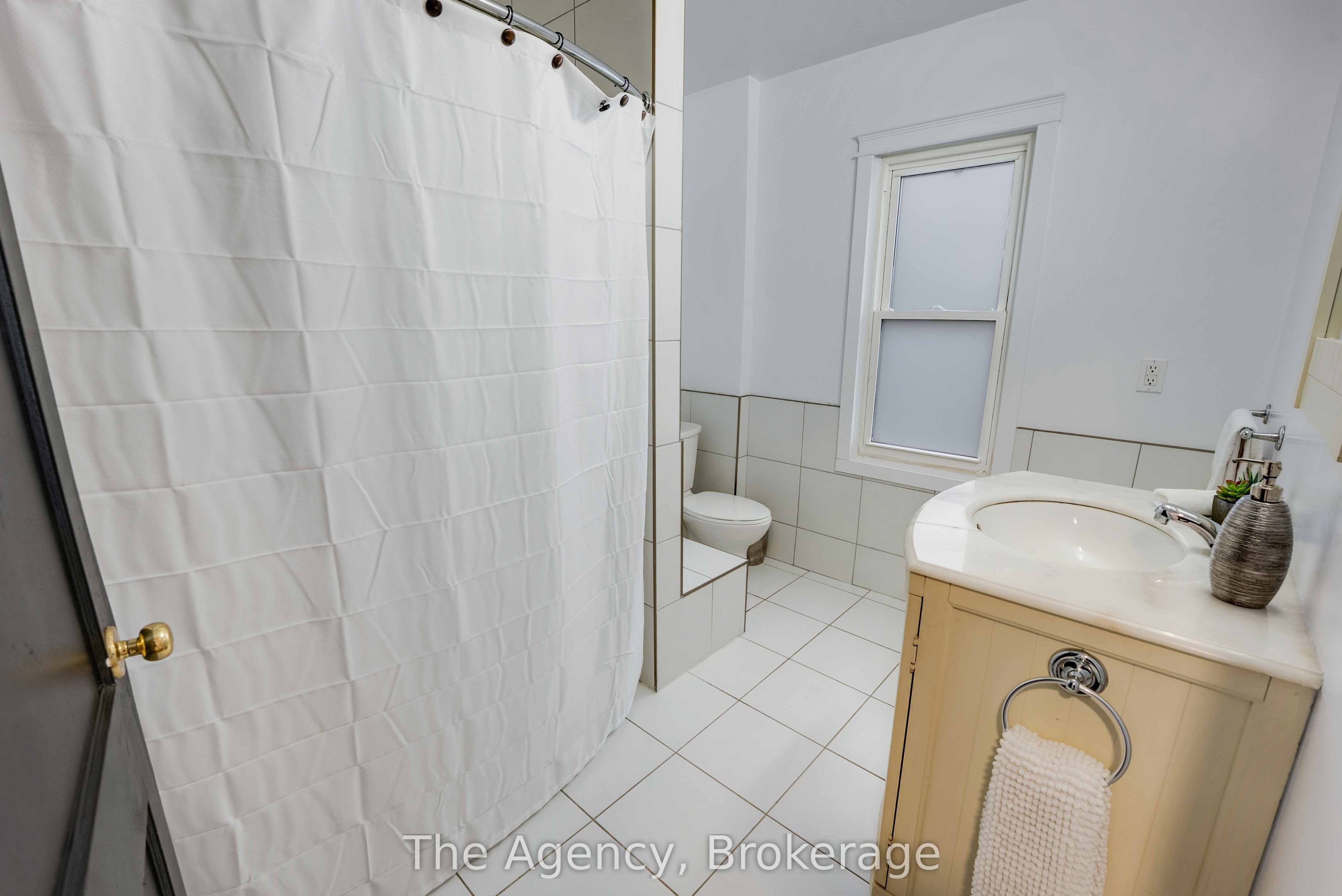 6499 Thorold Stone Road Property Photo 24