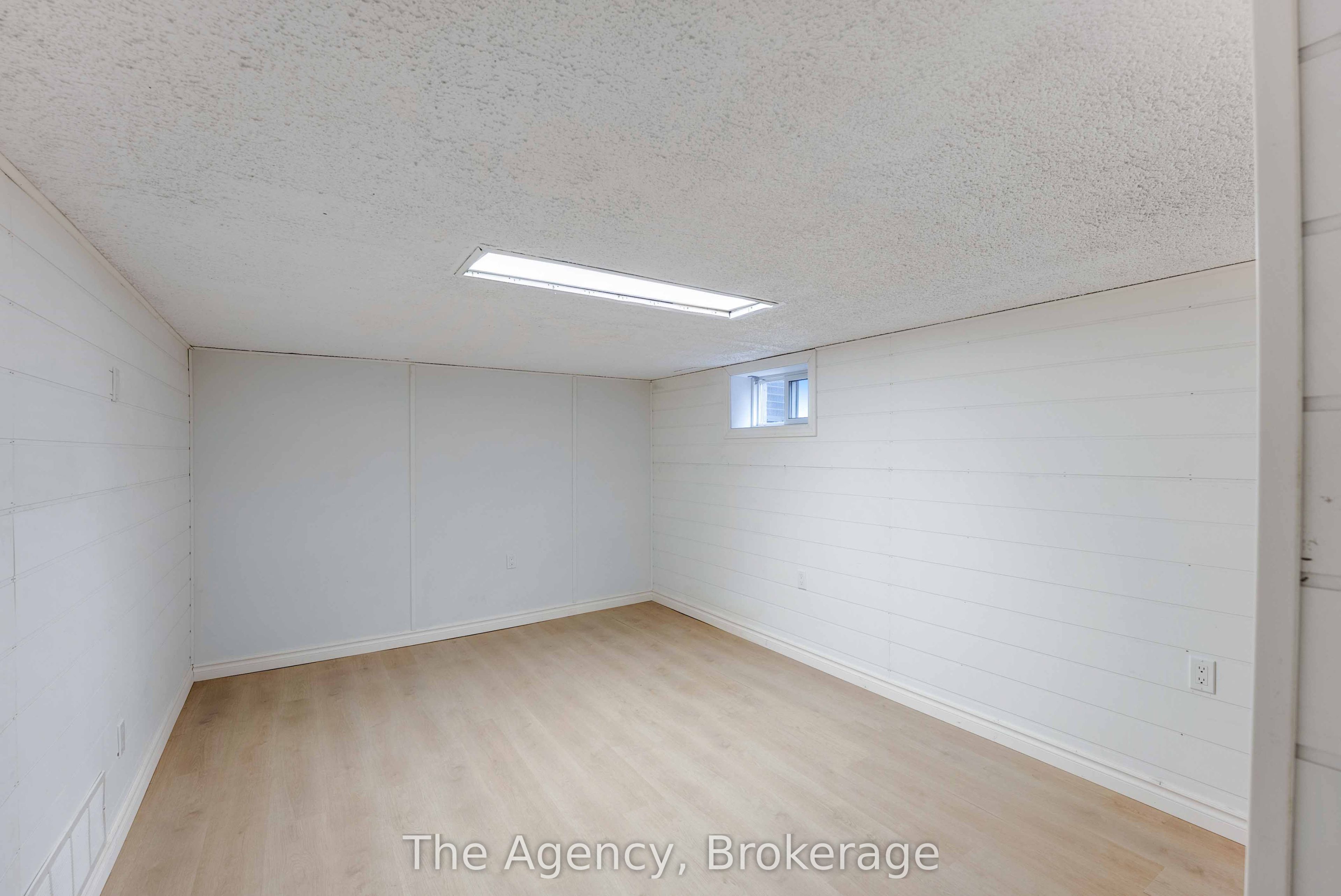 6499 Thorold Stone Road Property Photo 27