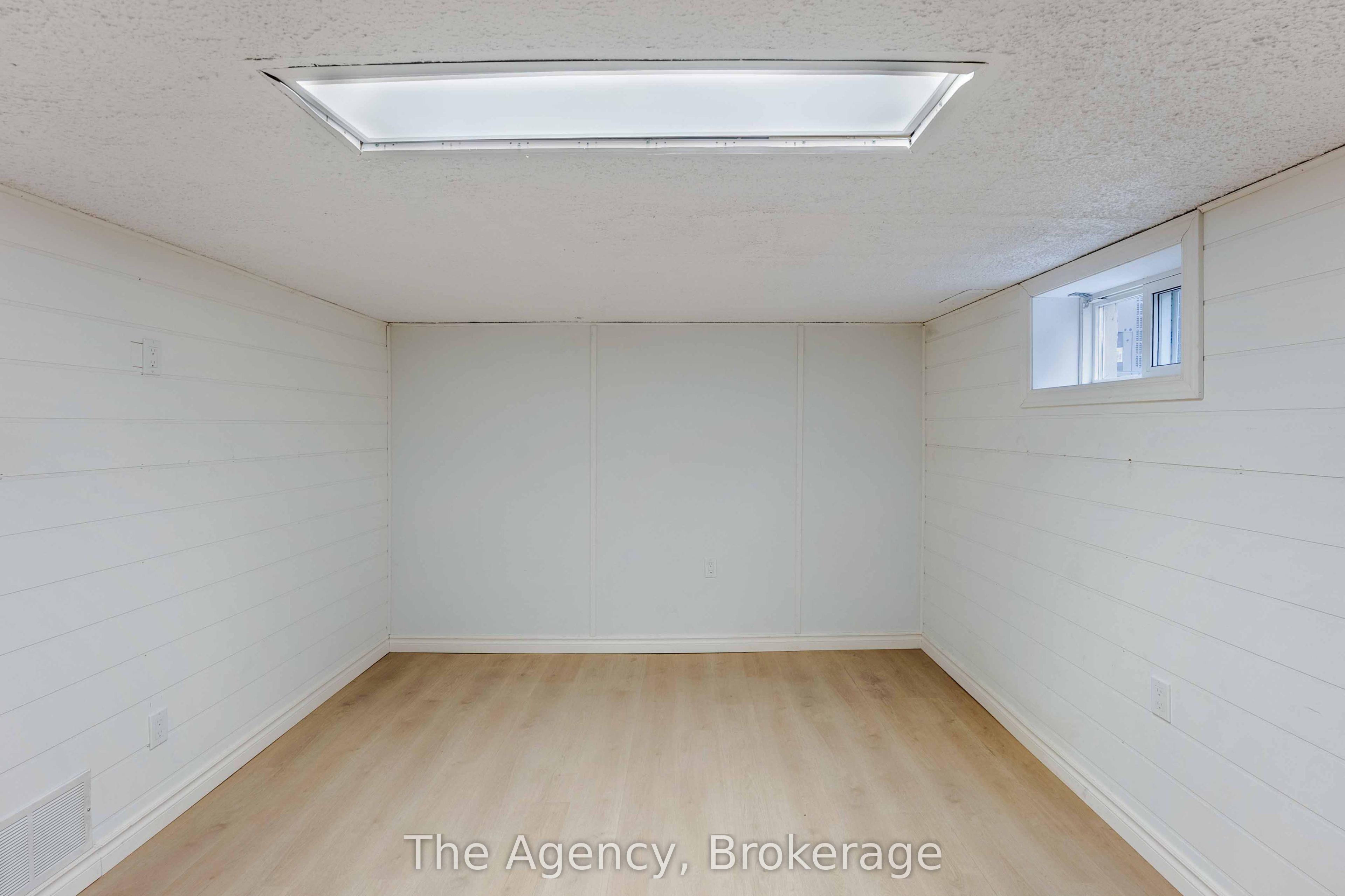 6499 Thorold Stone Road Property Photo 28