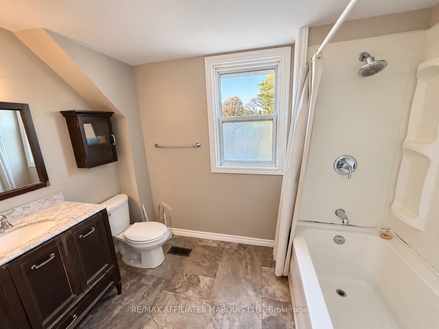 32 High Street Property Photo 13