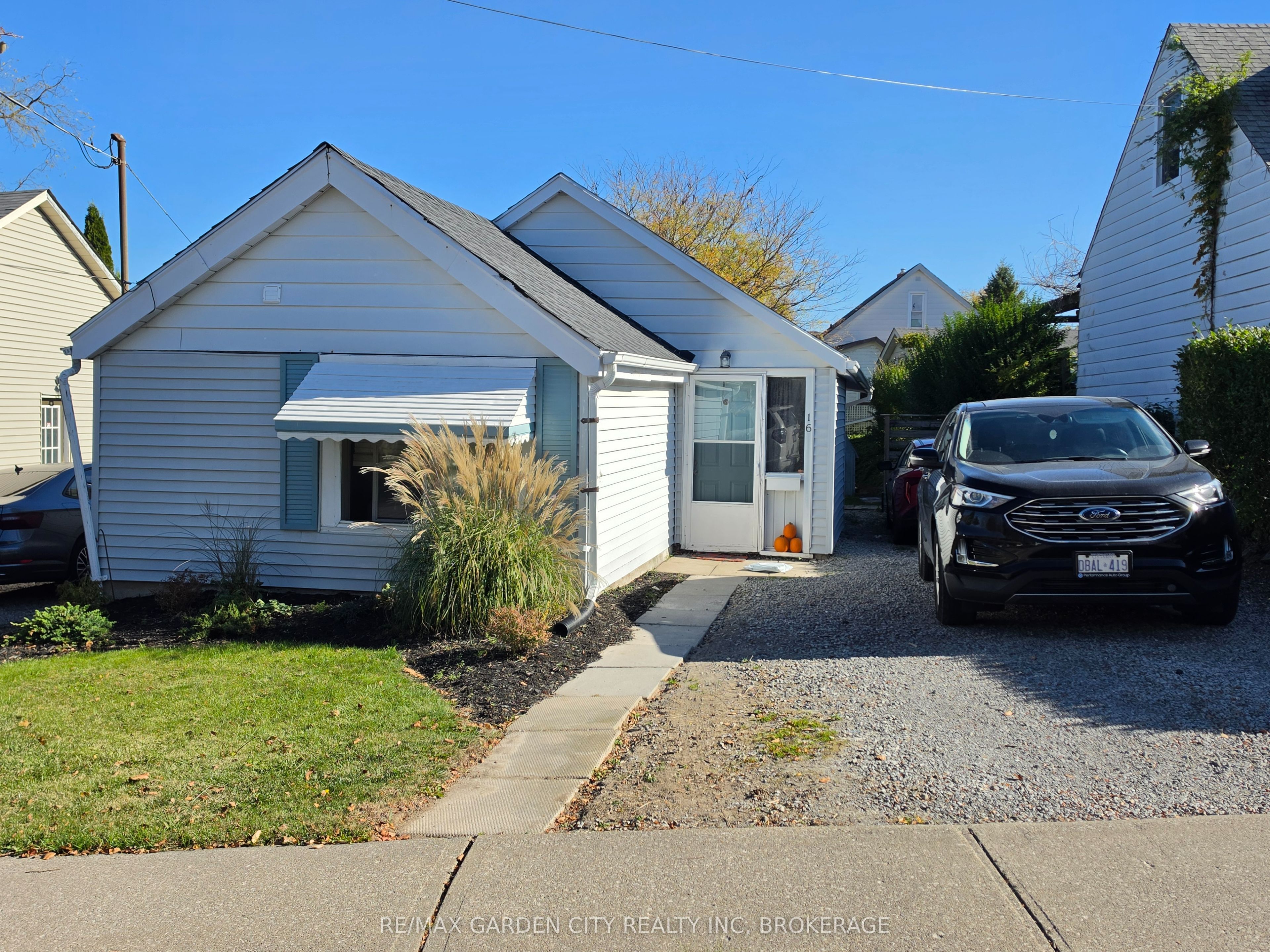 16 Leeson Street Property Photo 1
