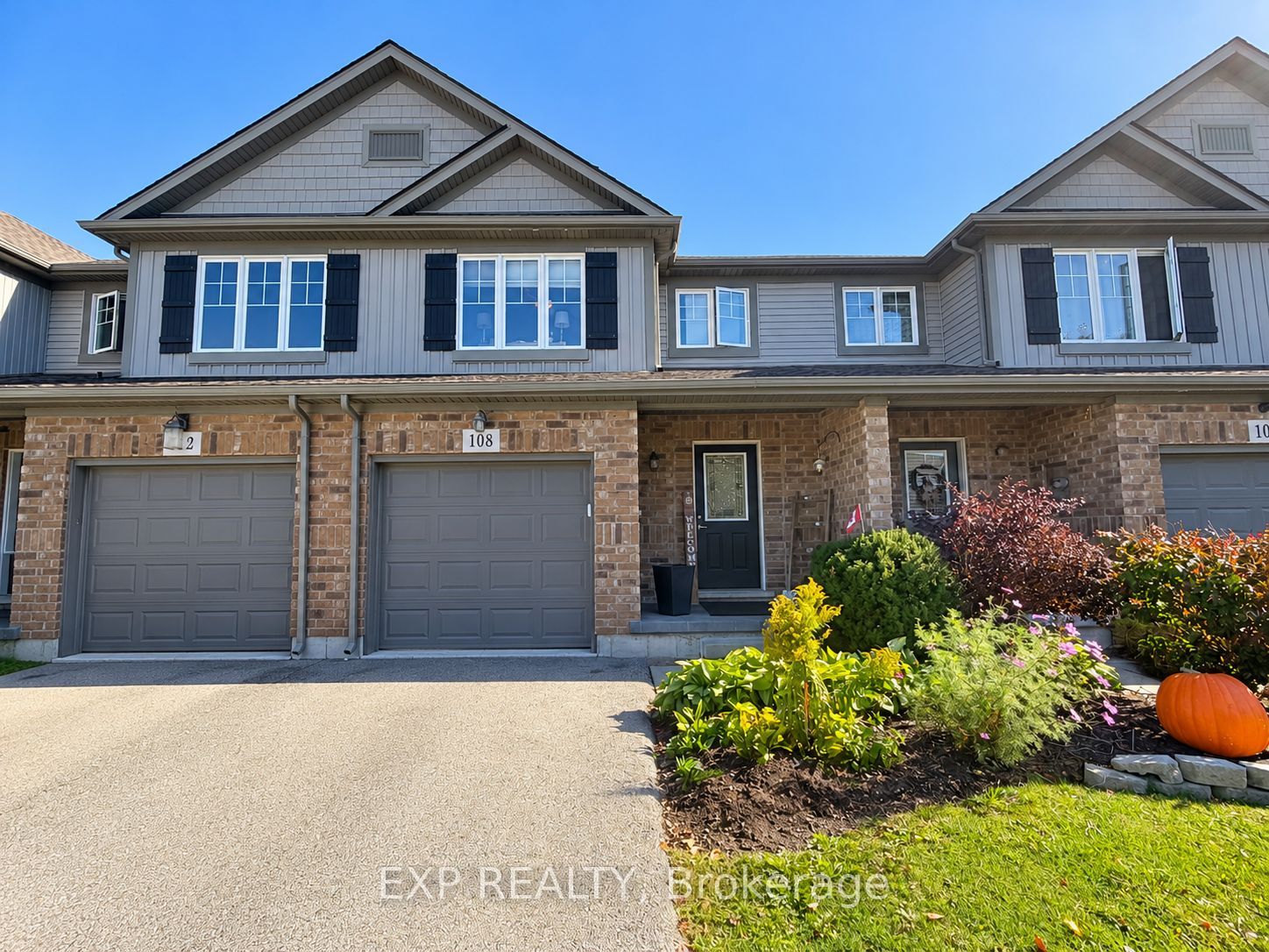 108 Roselawn Crescent Property Photo 1
