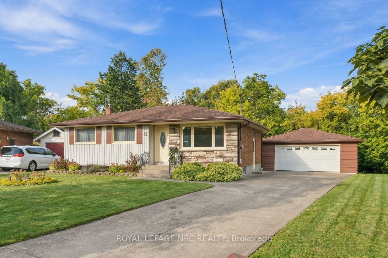 13 Hardwood Grove Property Photo 1
