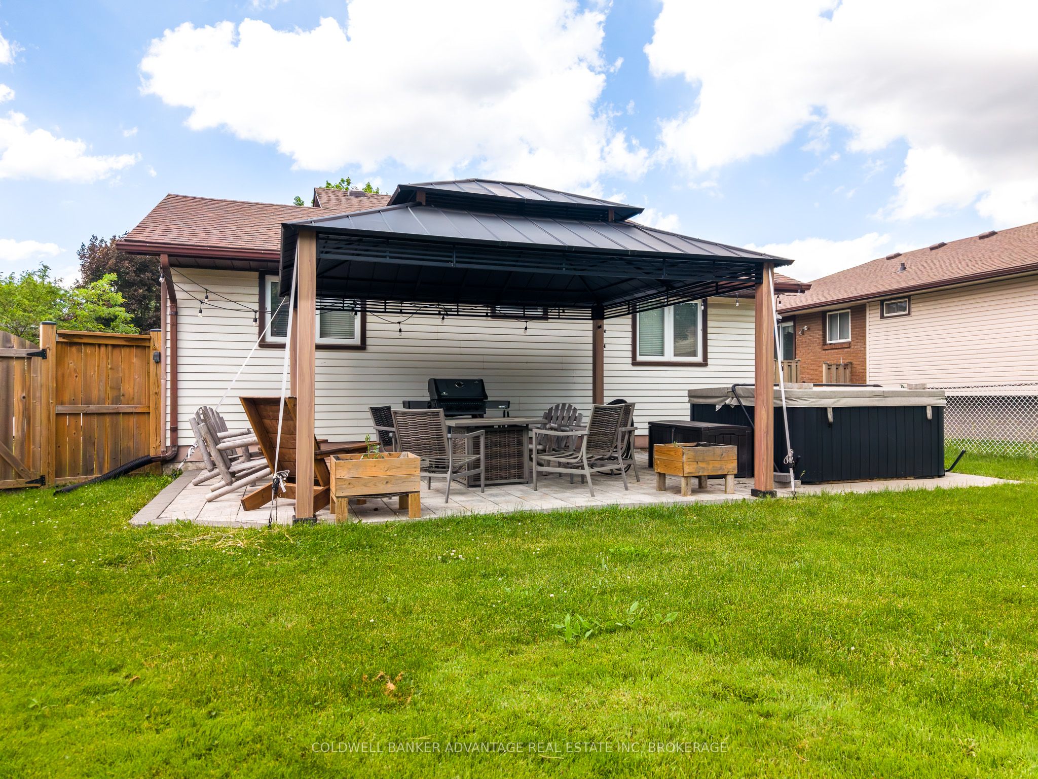 25 Newleaf Crescent Property Photo 23