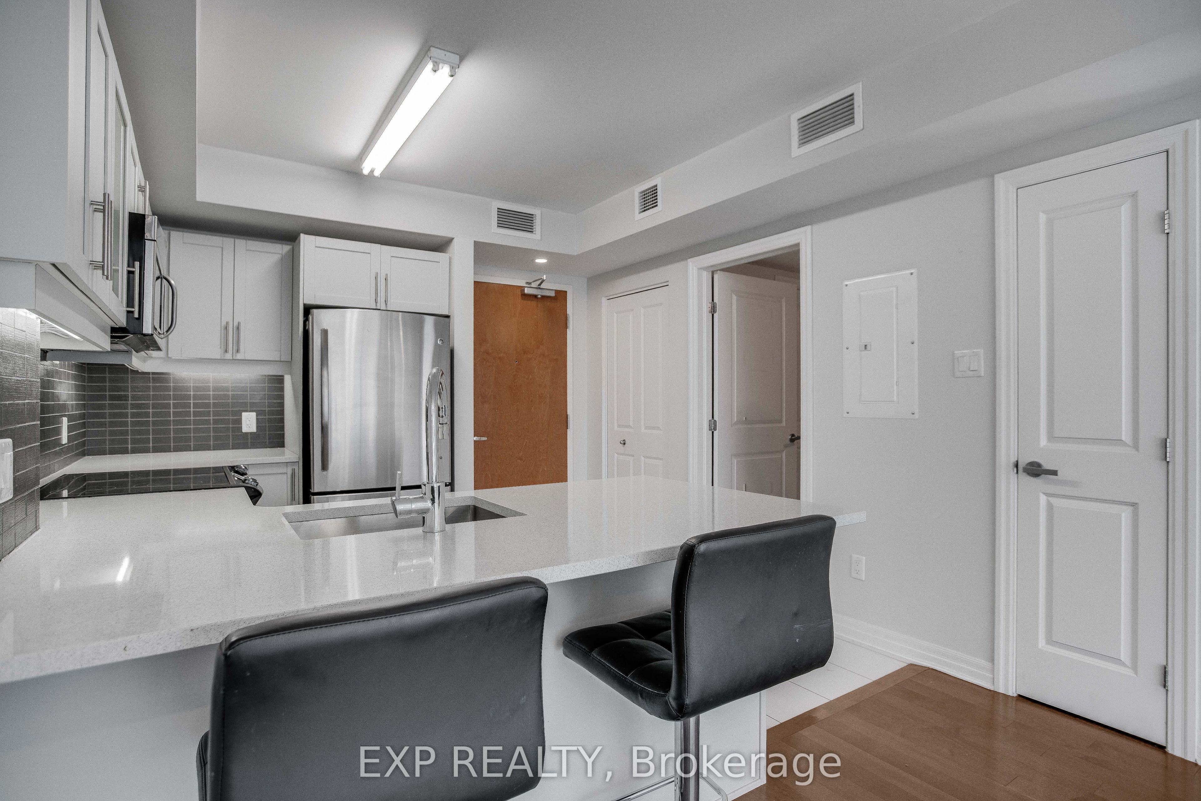 195 Besserer Street 405 Property Photo 6