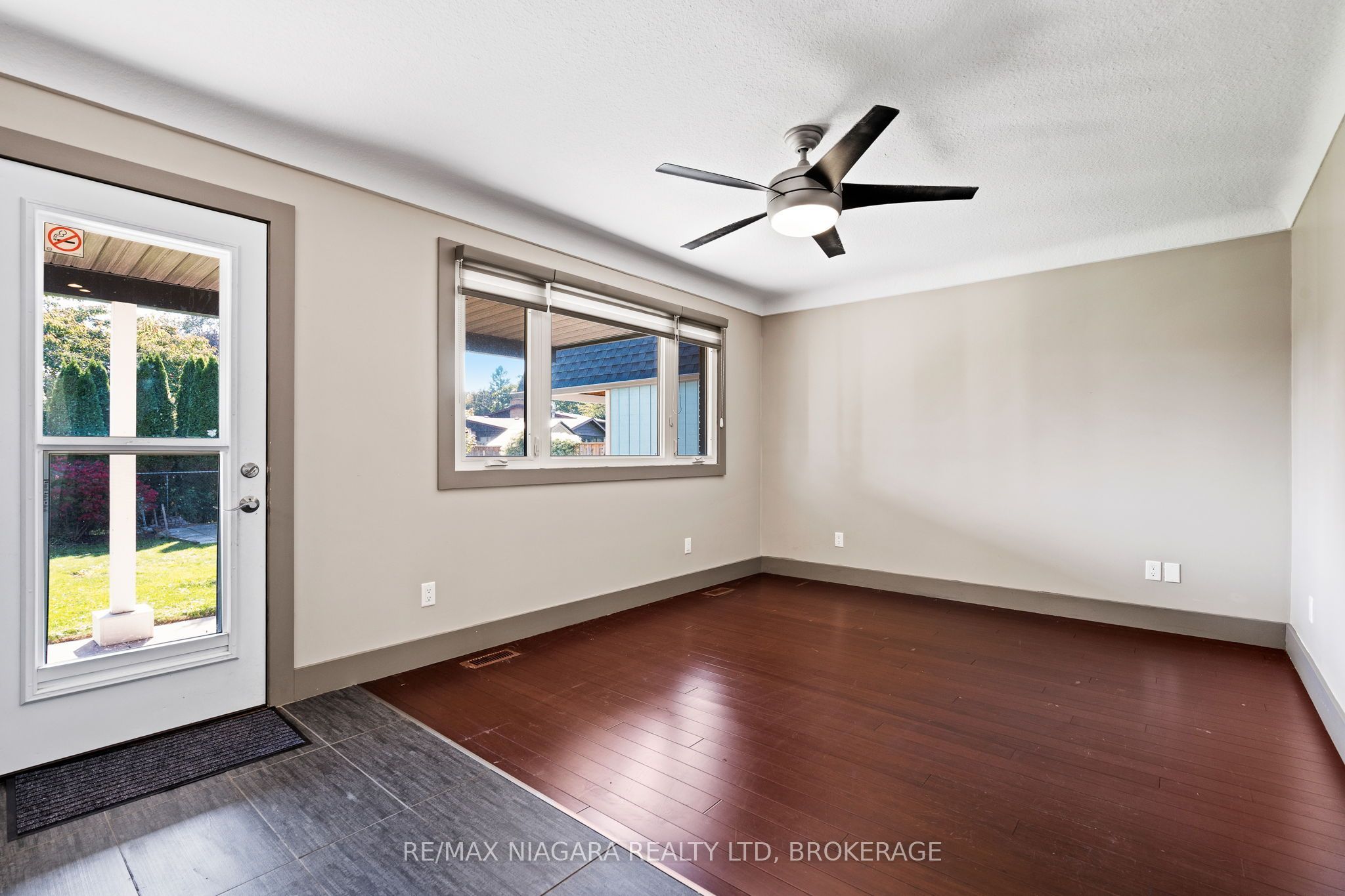 6524 Glengate Street Property Photo 7
