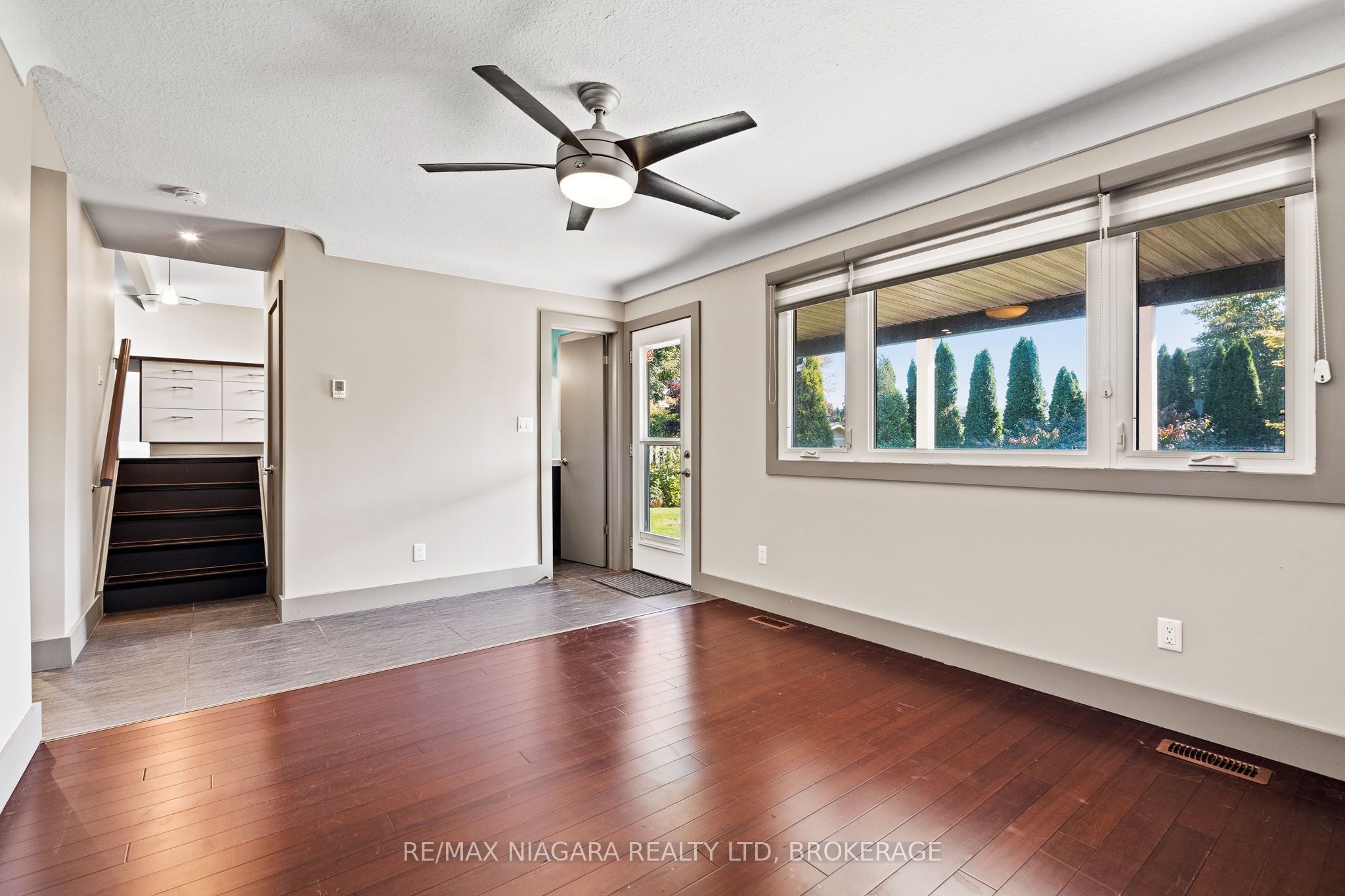 6524 Glengate Street Property Photo 9