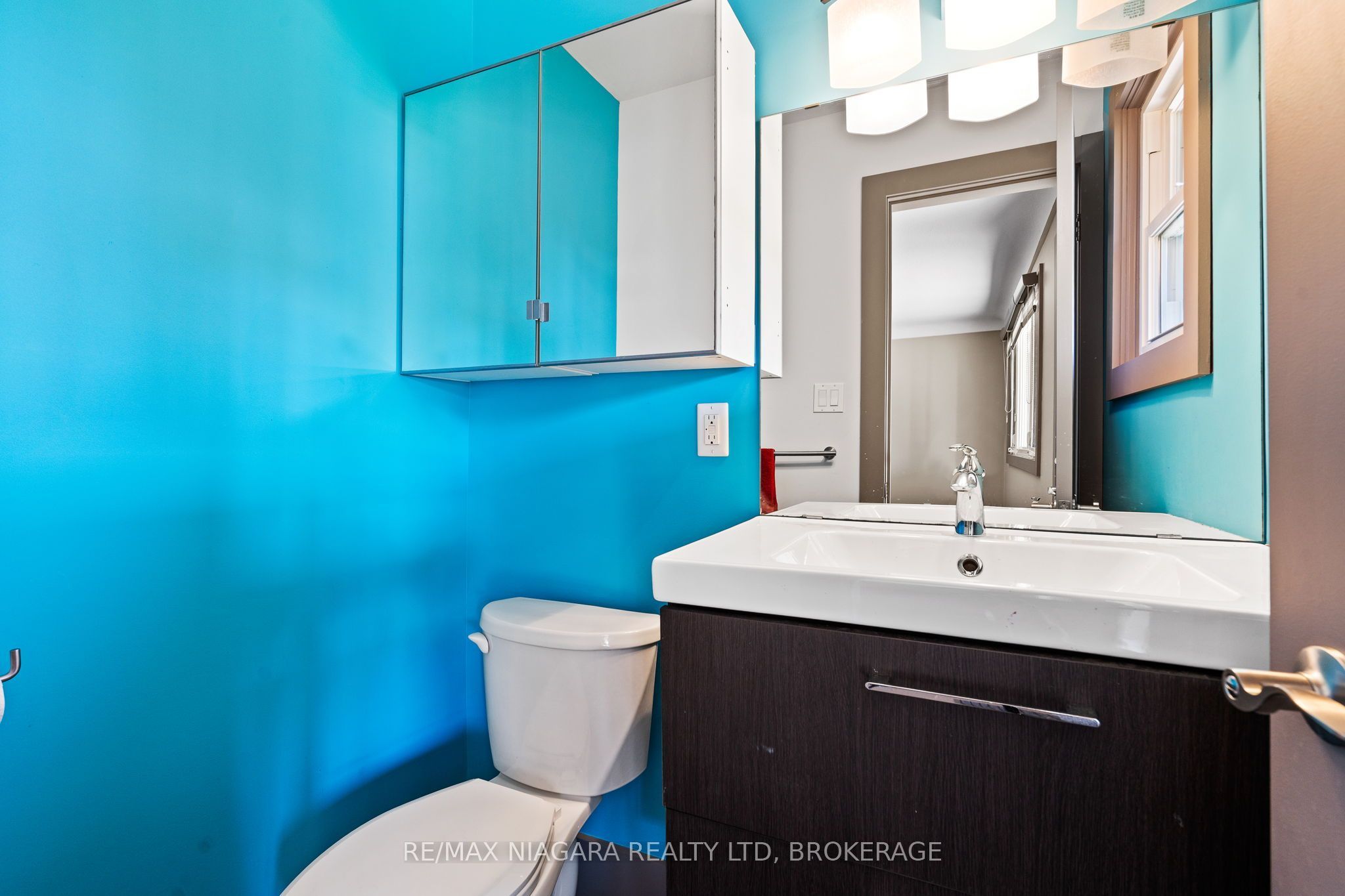 6524 Glengate Street Property Photo 10