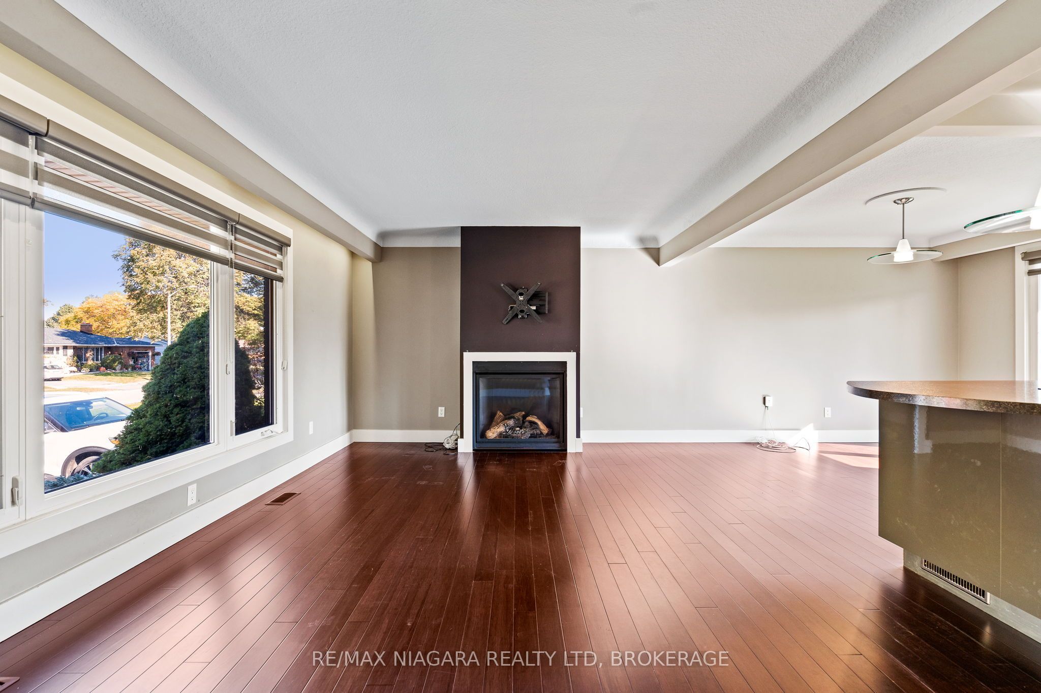 6524 Glengate Street Property Photo 13