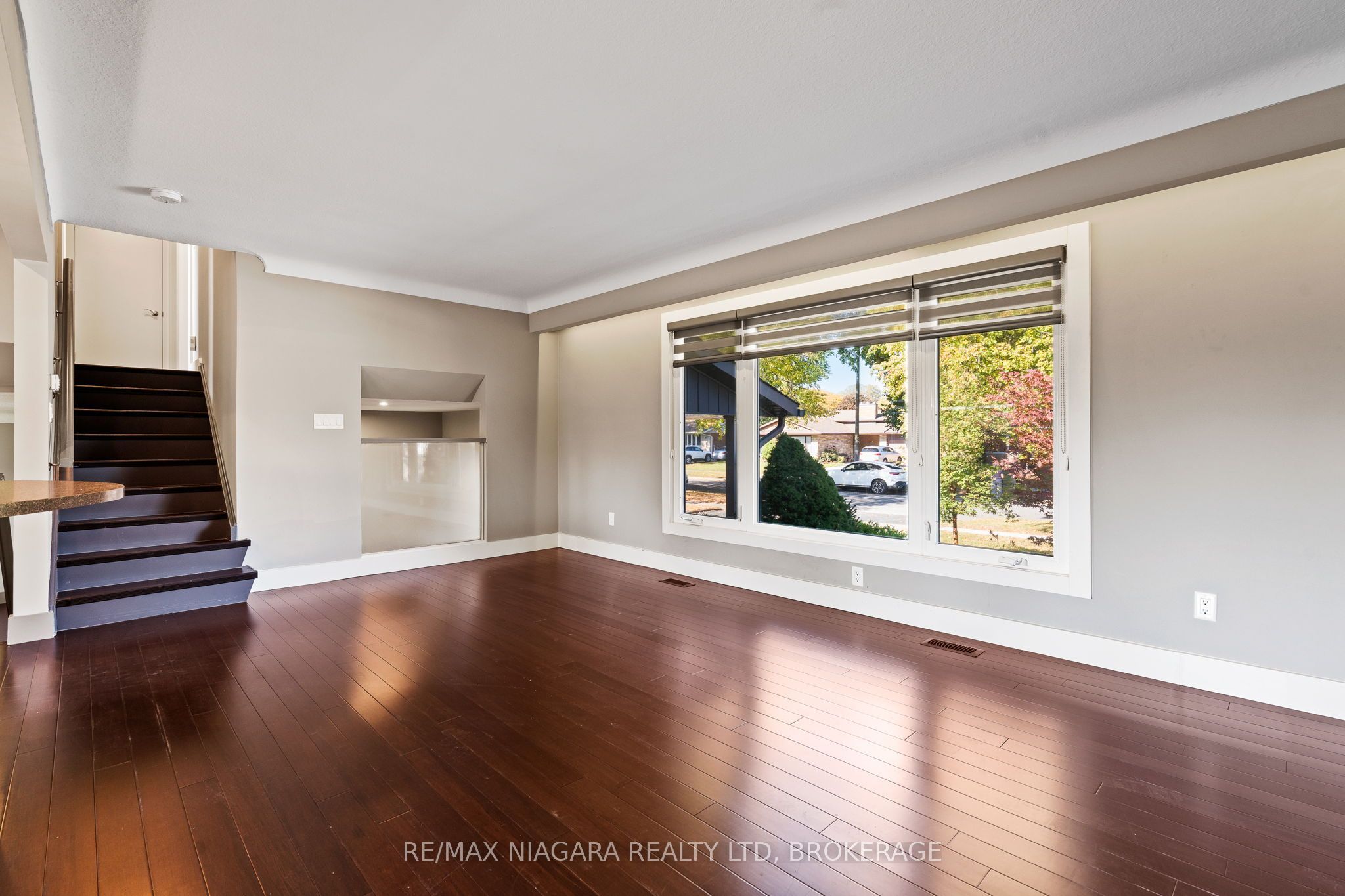 6524 Glengate Street Property Photo 15