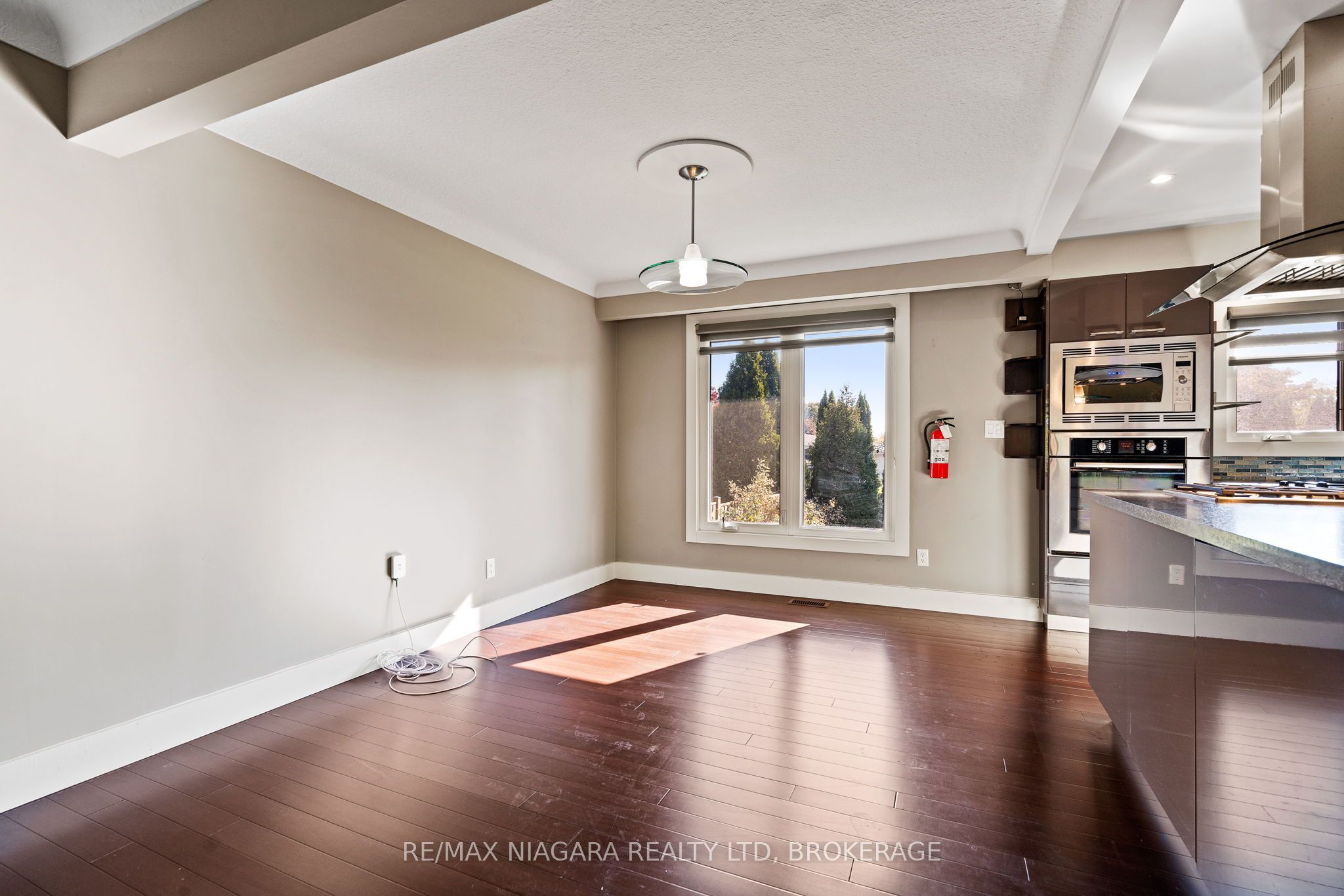 6524 Glengate Street Property Photo 17