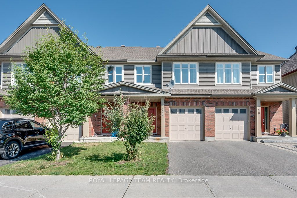 324 Fergus Crescent Property Photo 1