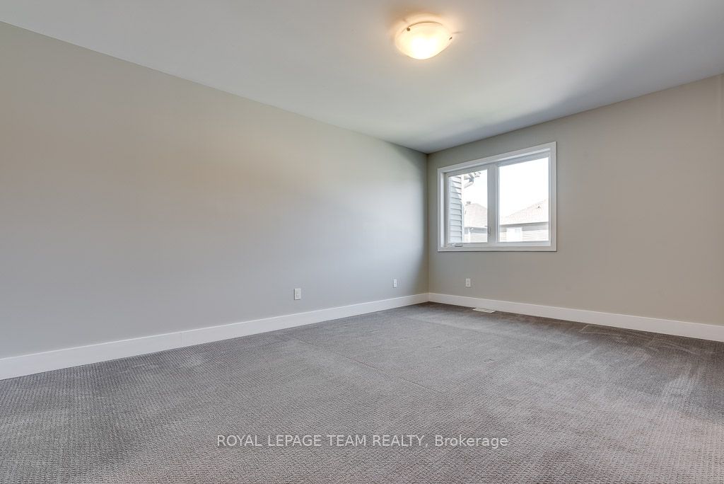 324 Fergus Crescent Property Photo 23