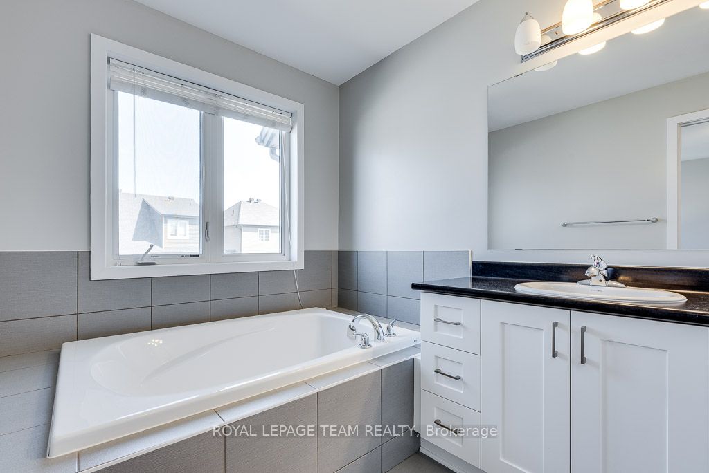 324 Fergus Crescent Property Photo 26
