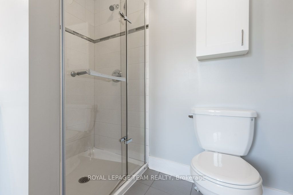 324 Fergus Crescent Property Photo 27
