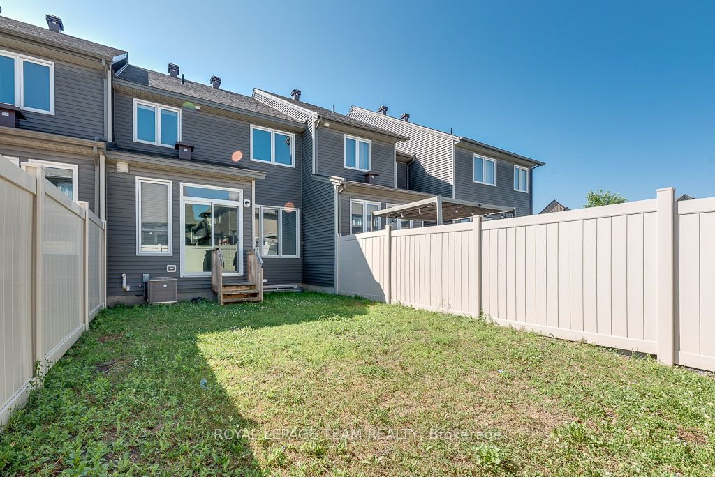 324 Fergus Crescent Property Photo 39
