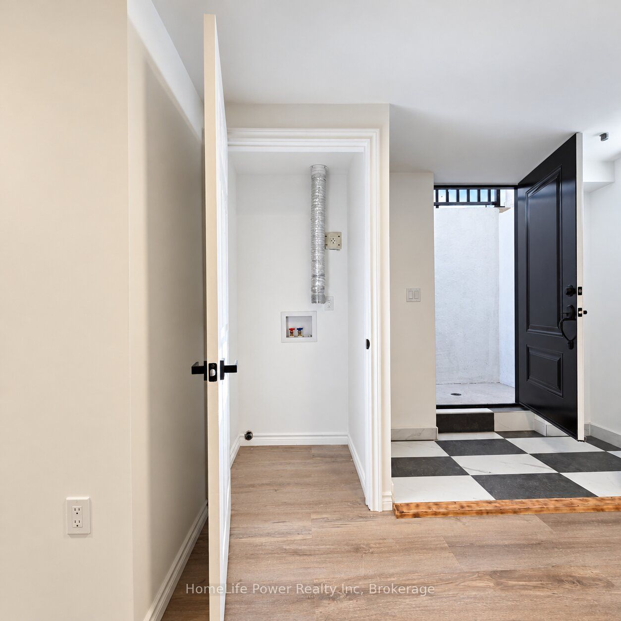69 Tupper Crescent # Lower Property Photo 2