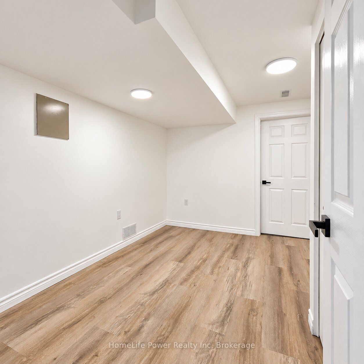 69 Tupper Crescent # Lower Property Photo 9