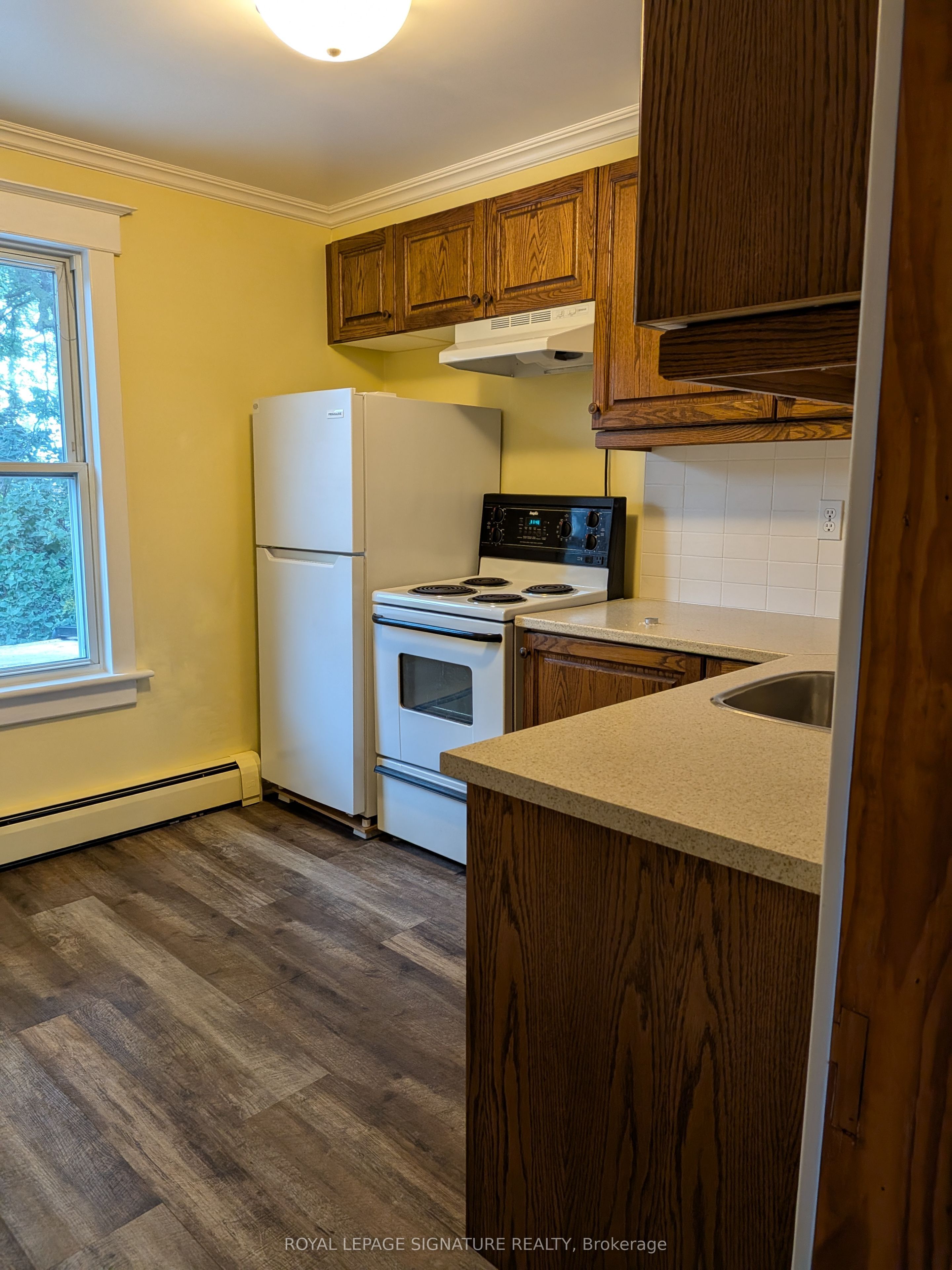 156 Park Row S 2 Property Photo 4