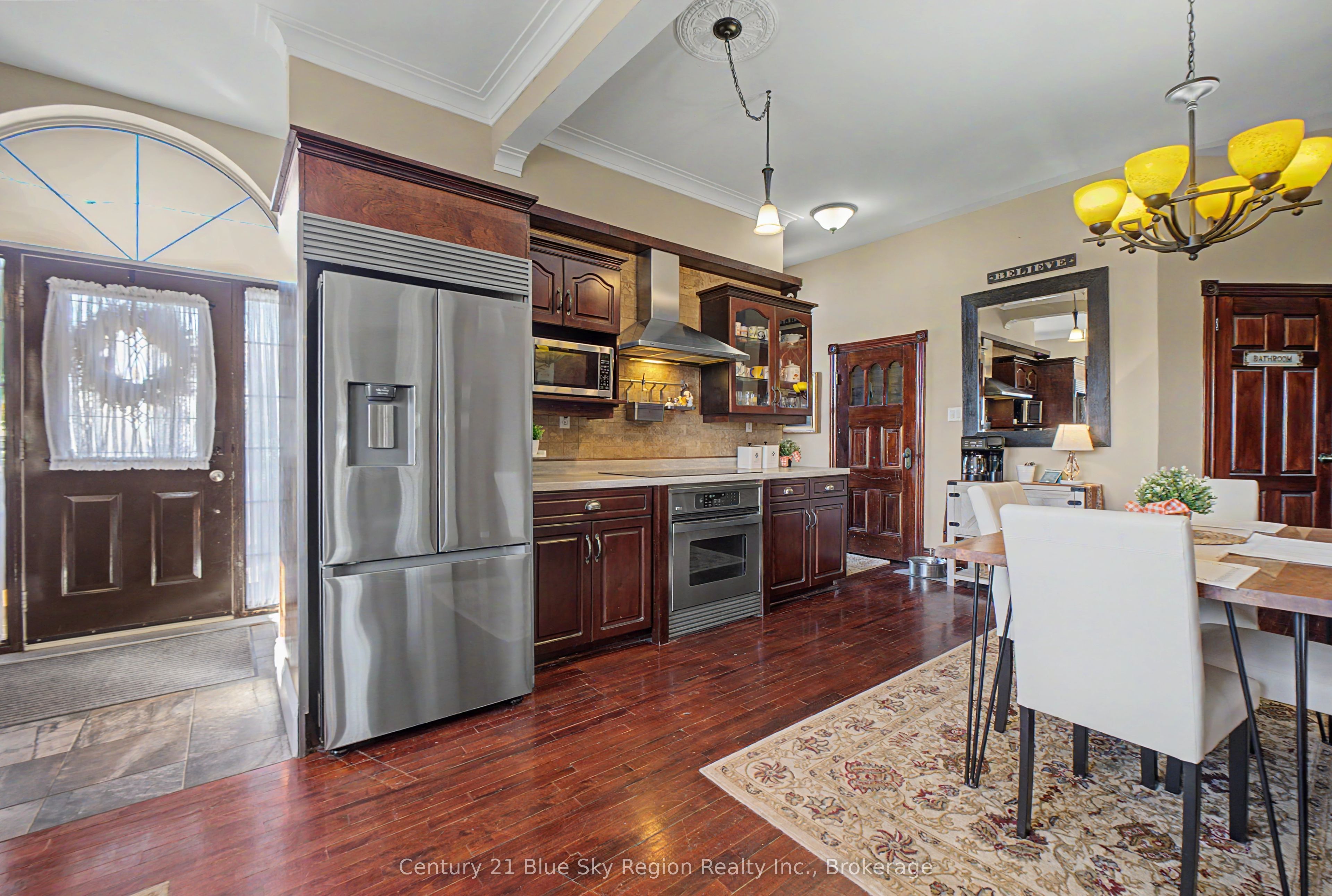 1365 Main Street Property Photo 6