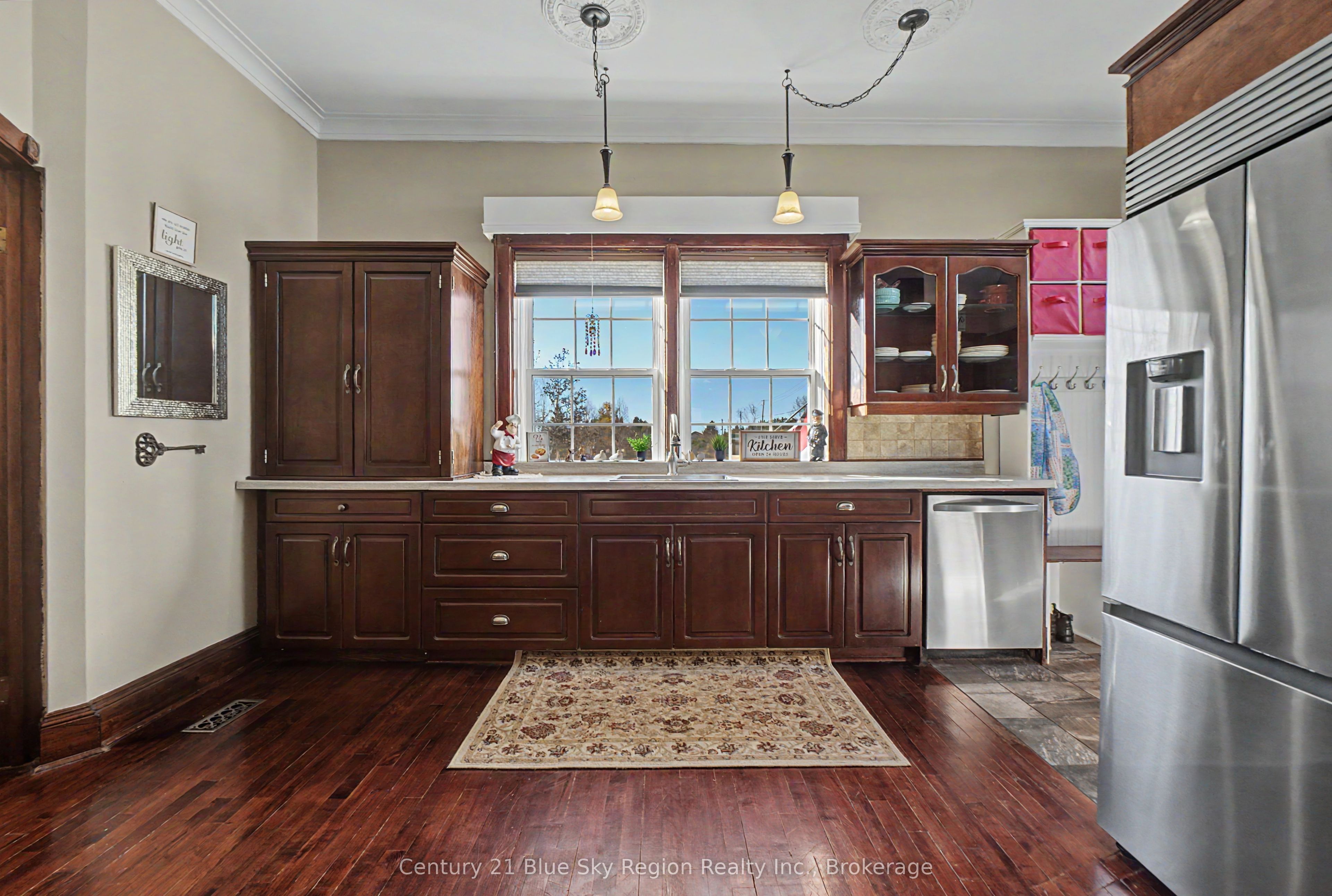 1365 Main Street Property Photo 7