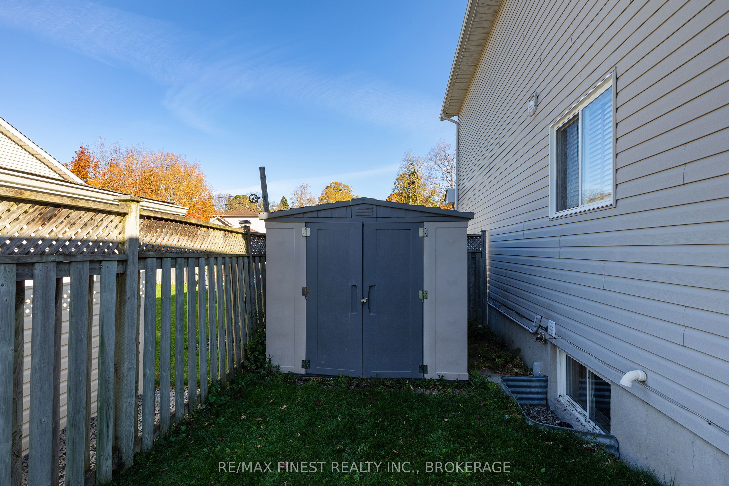 929 Lombardy Street Property Photo 7