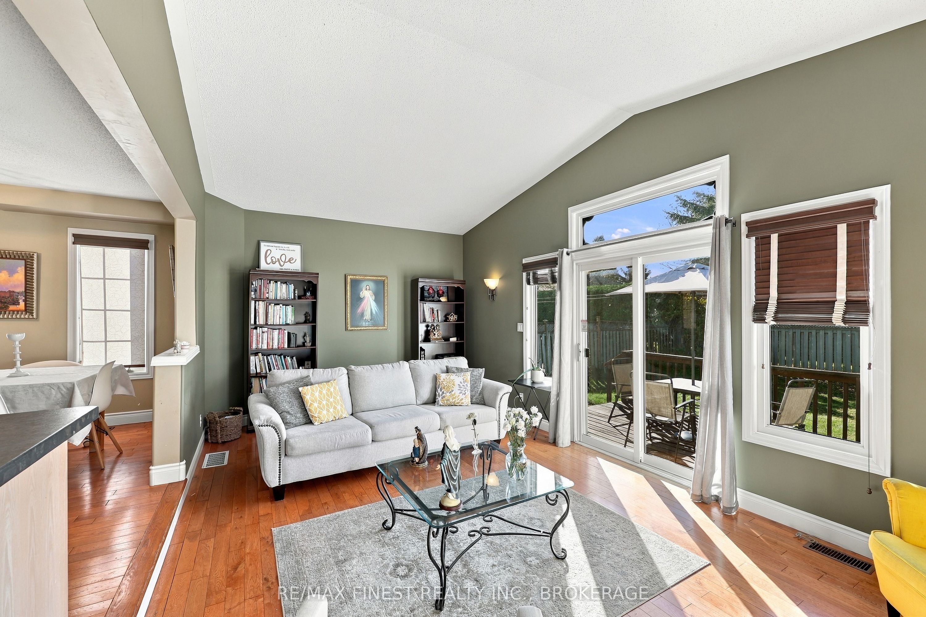 929 Lombardy Street Property Photo 21
