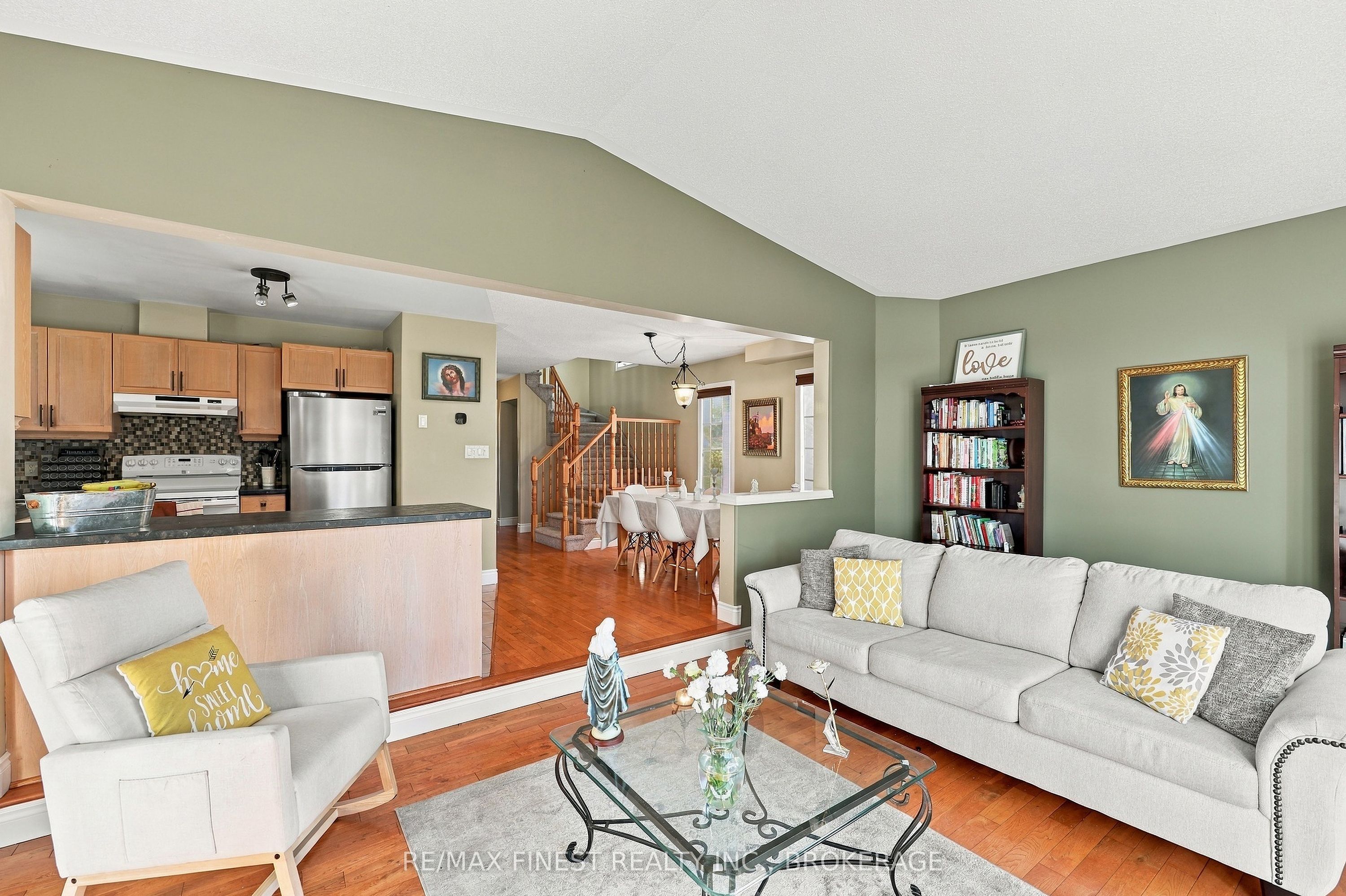 929 Lombardy Street Property Photo 22