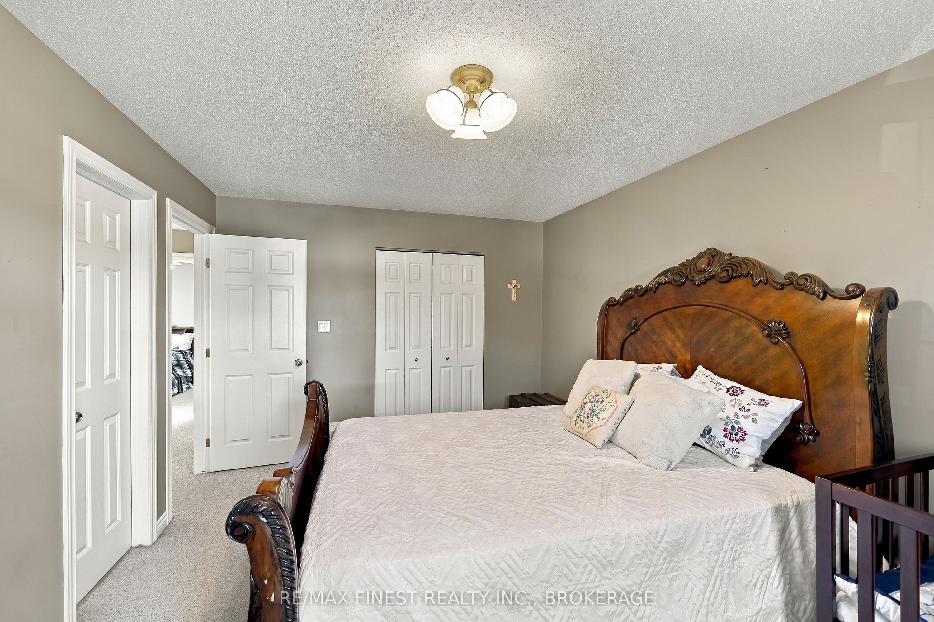 929 Lombardy Street Property Photo 26