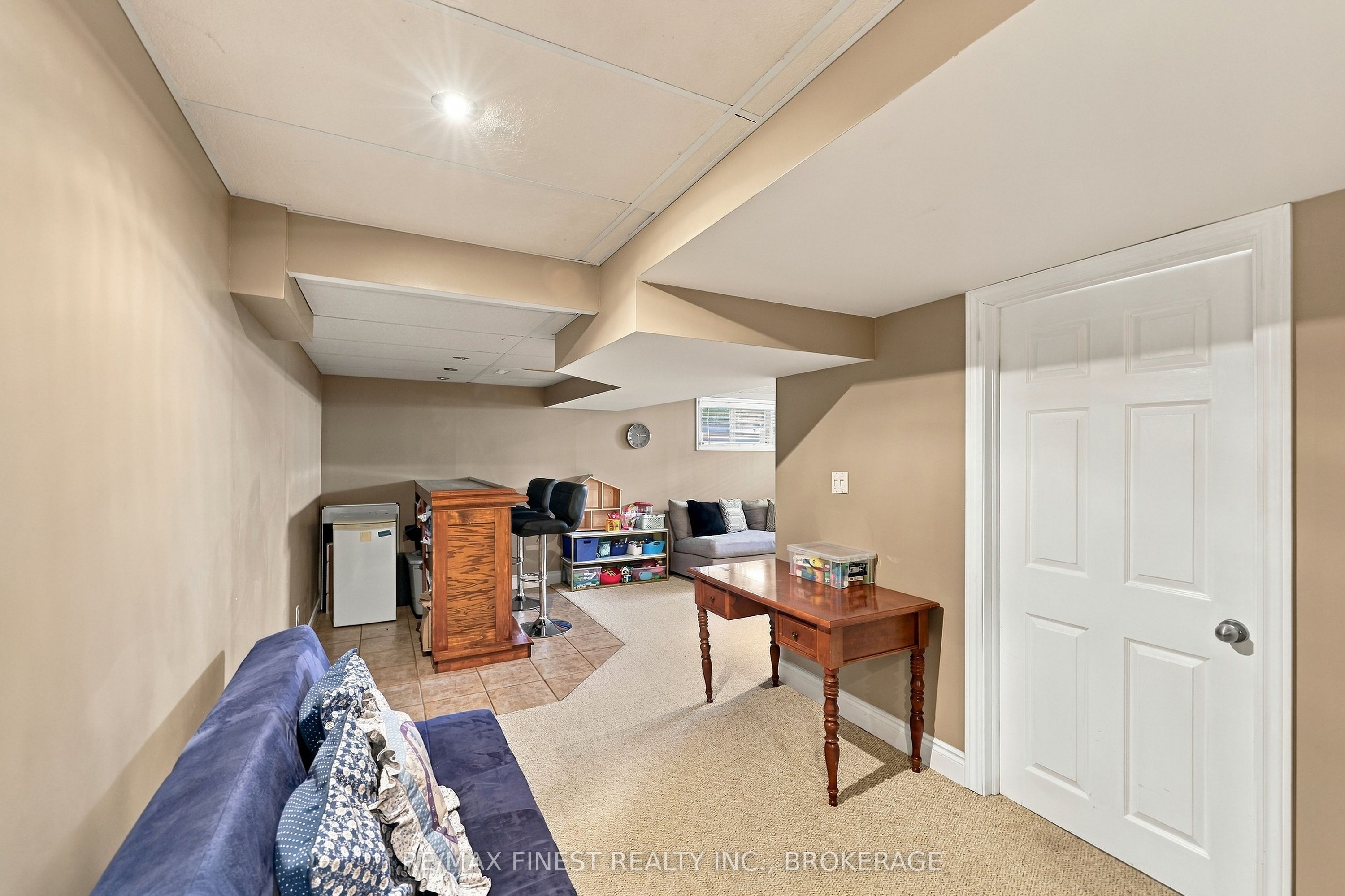 929 Lombardy Street Property Photo 33