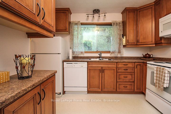 1293 Edmison Drive Property Photo 10