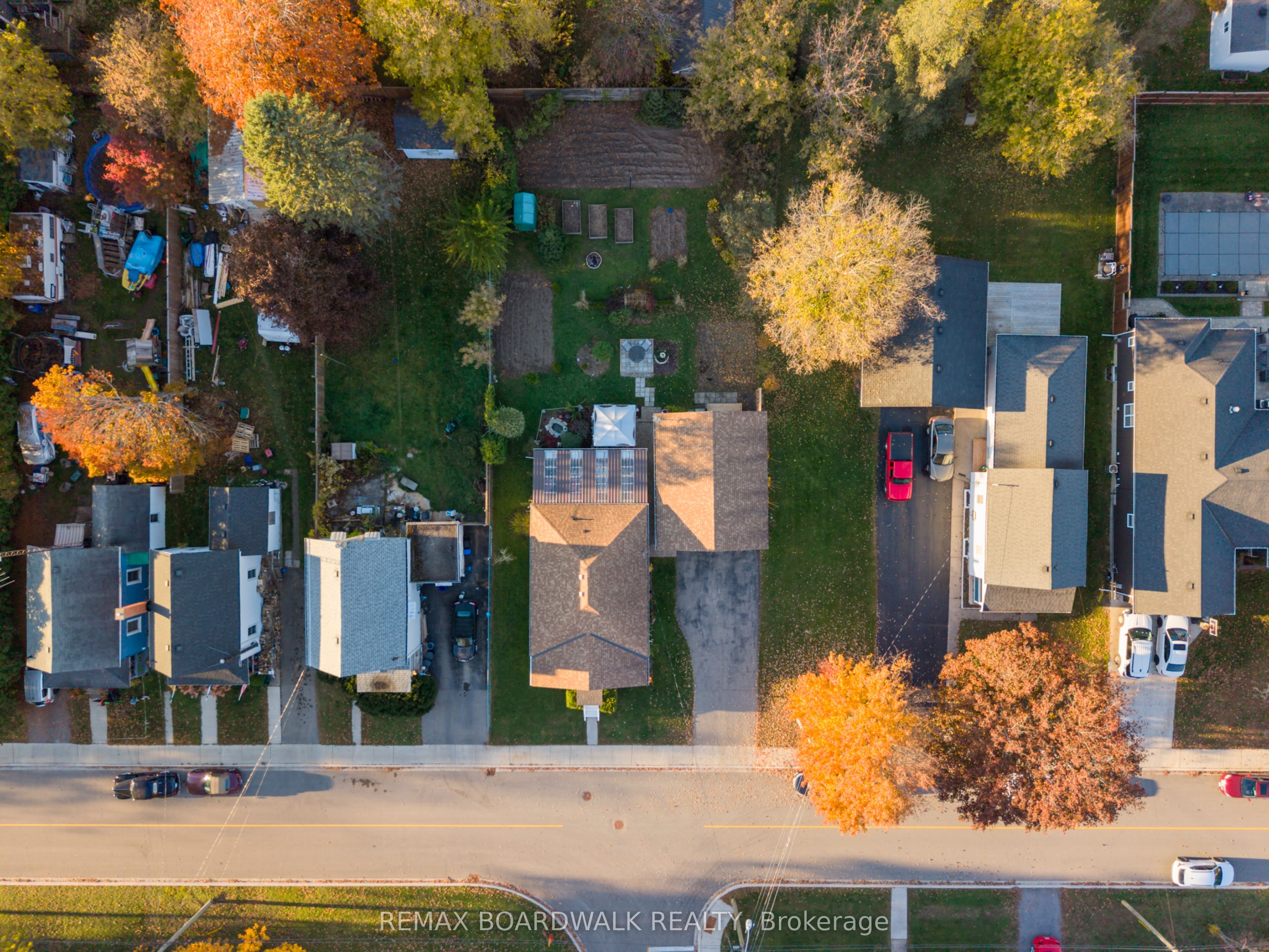 434 Dibble Street E Property Photo 6