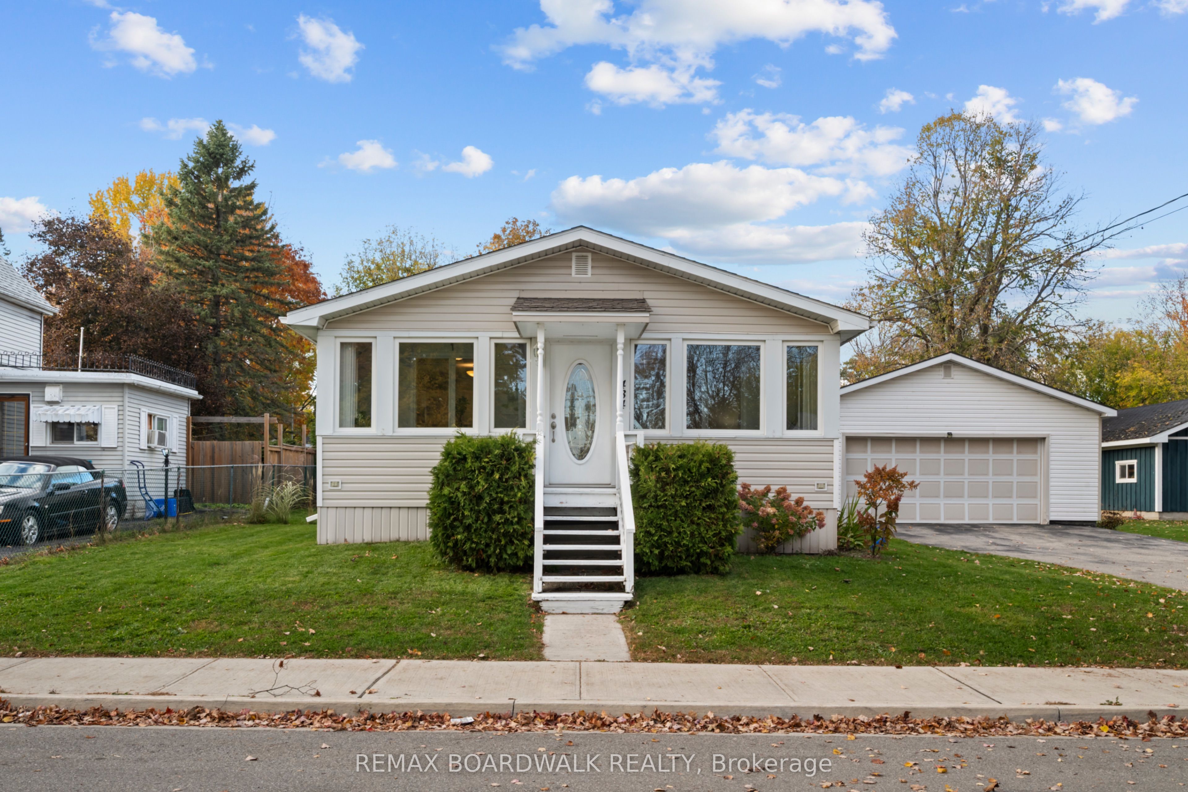434 Dibble Street E Property Photo 8