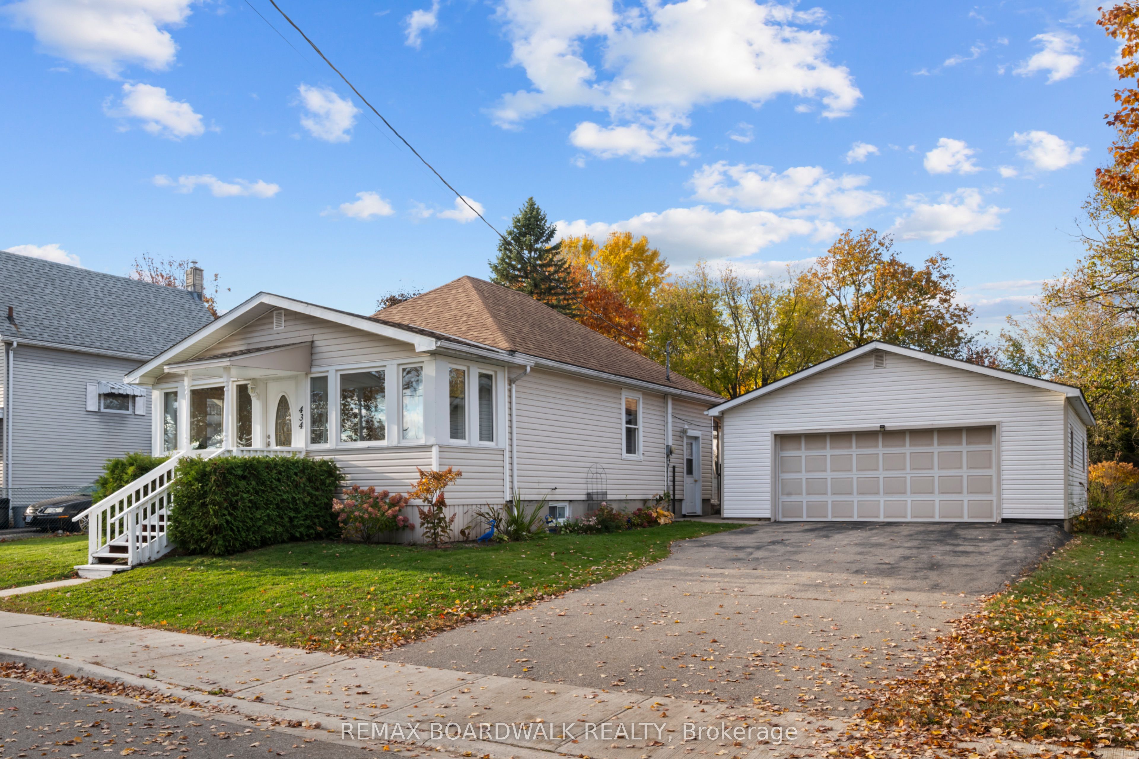 434 Dibble Street E Property Photo 10