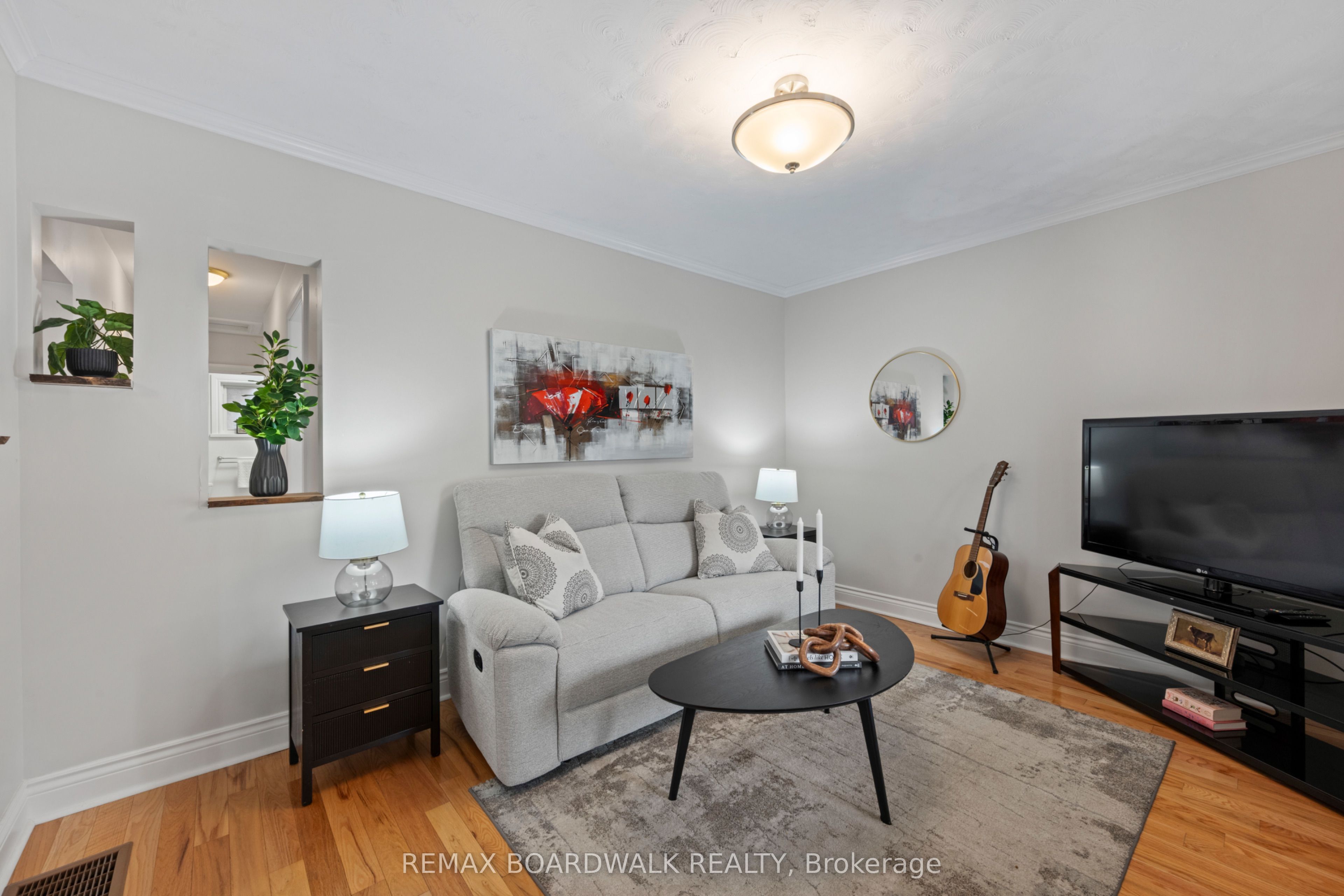 434 Dibble Street E Property Photo 25