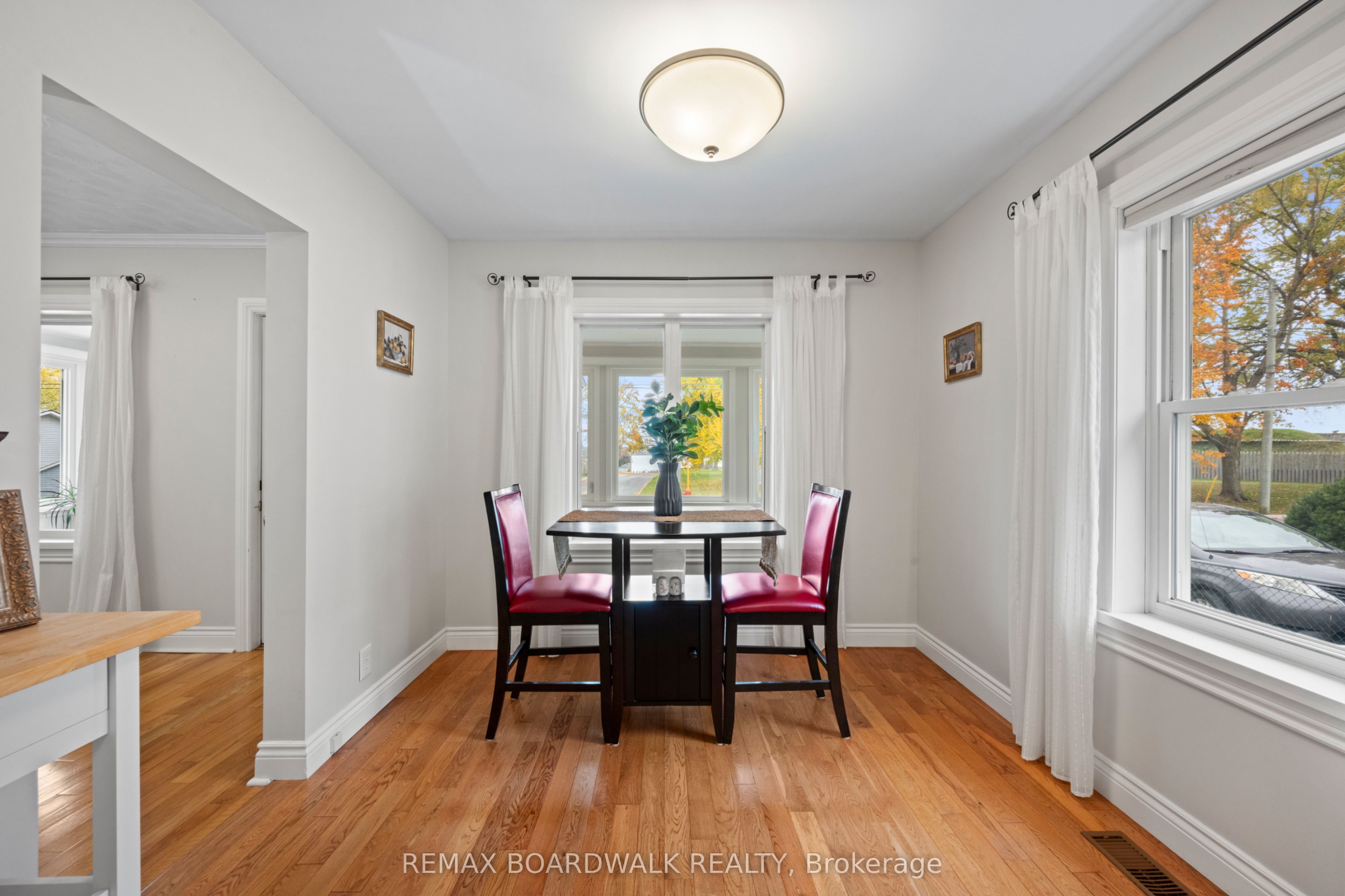 434 Dibble Street E Property Photo 28