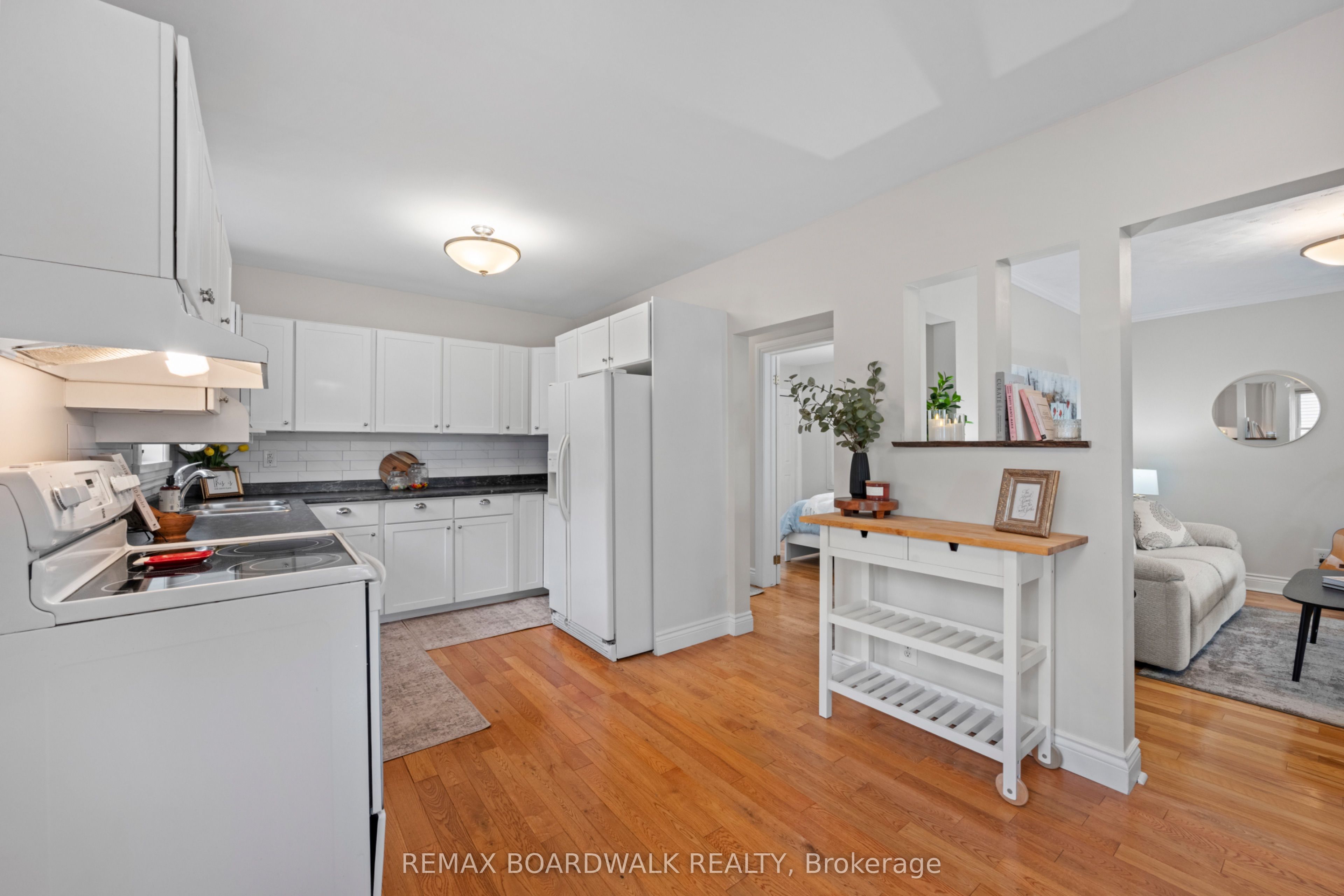 434 Dibble Street E Property Photo 31