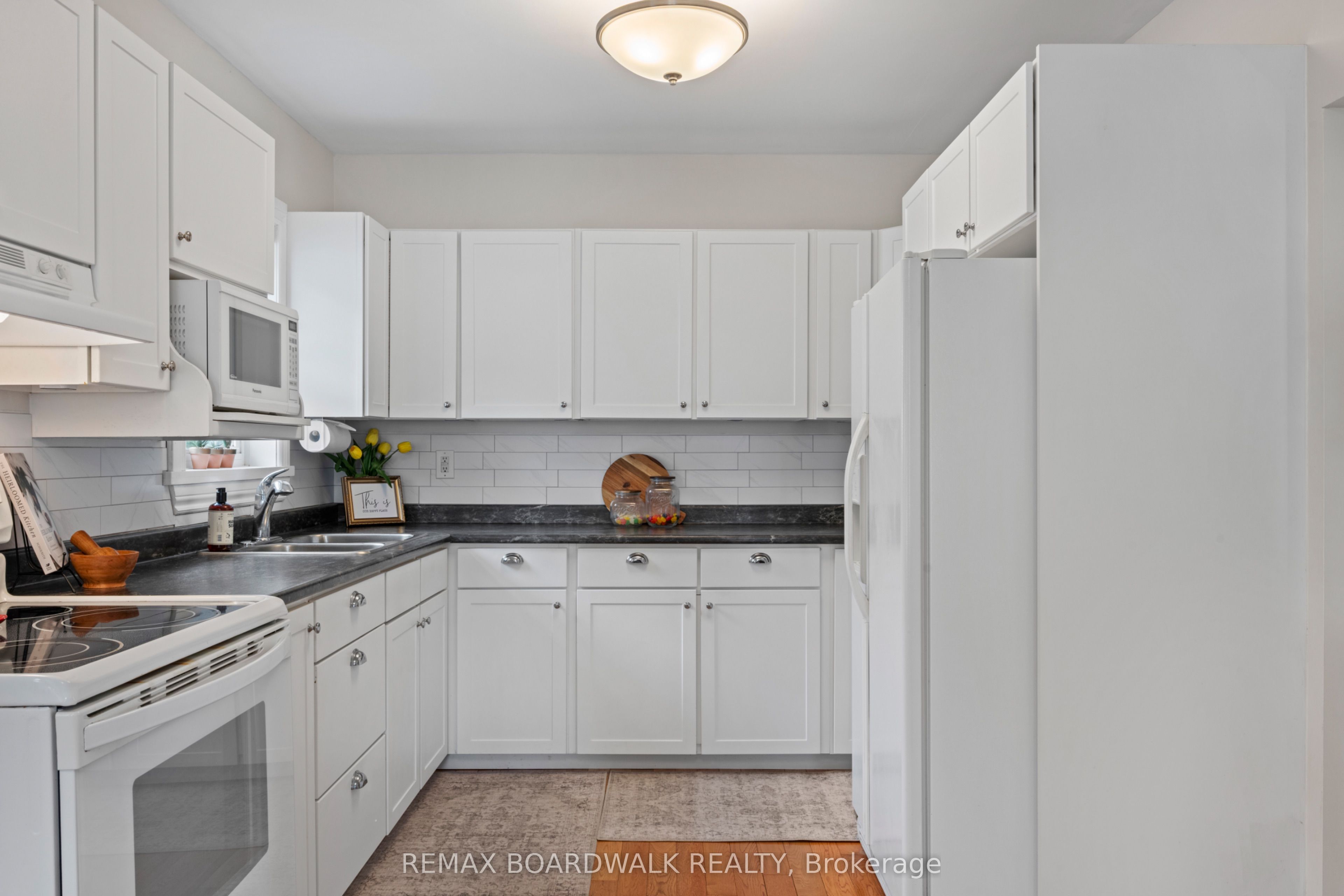 434 Dibble Street E Property Photo 33