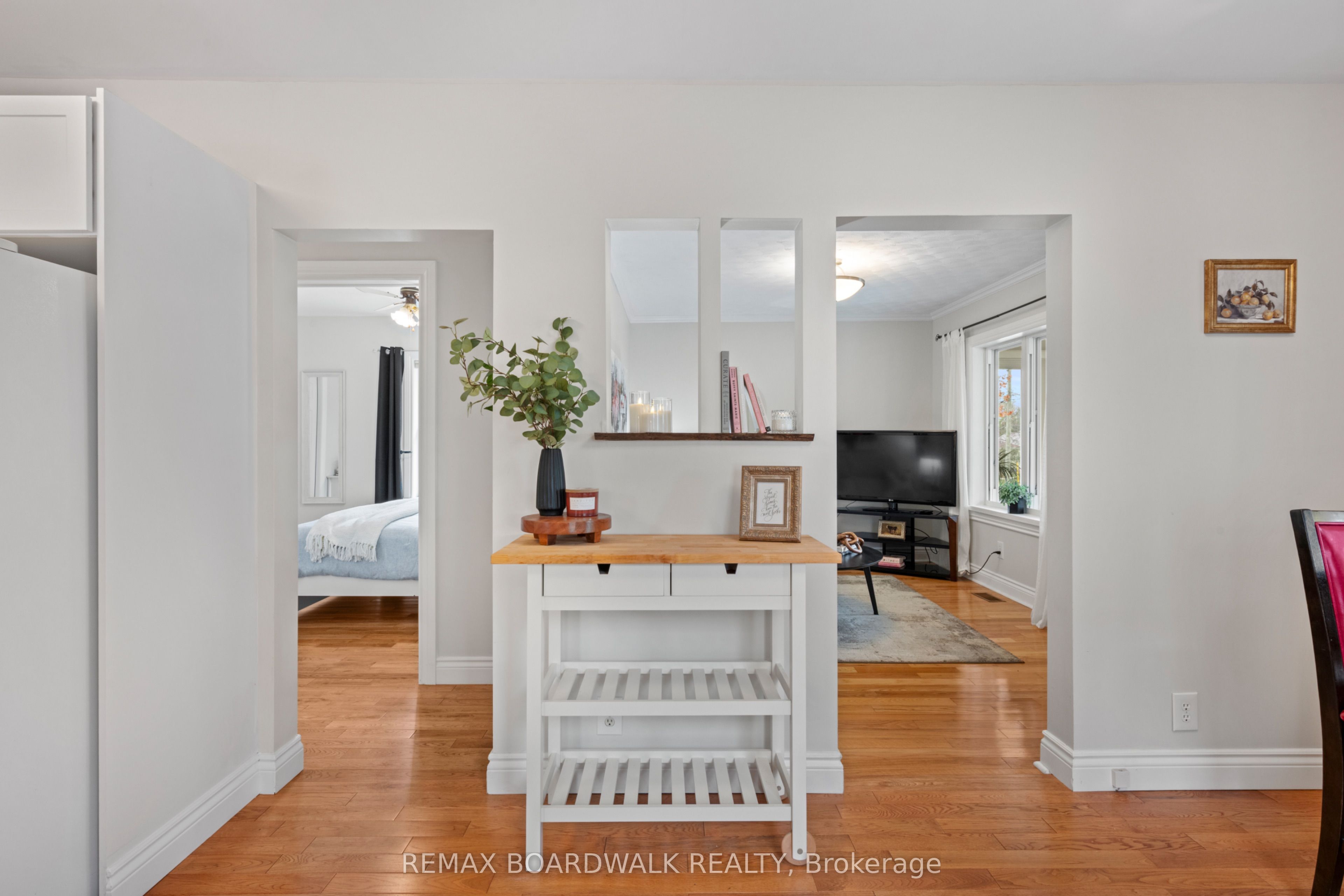 434 Dibble Street E Property Photo 35